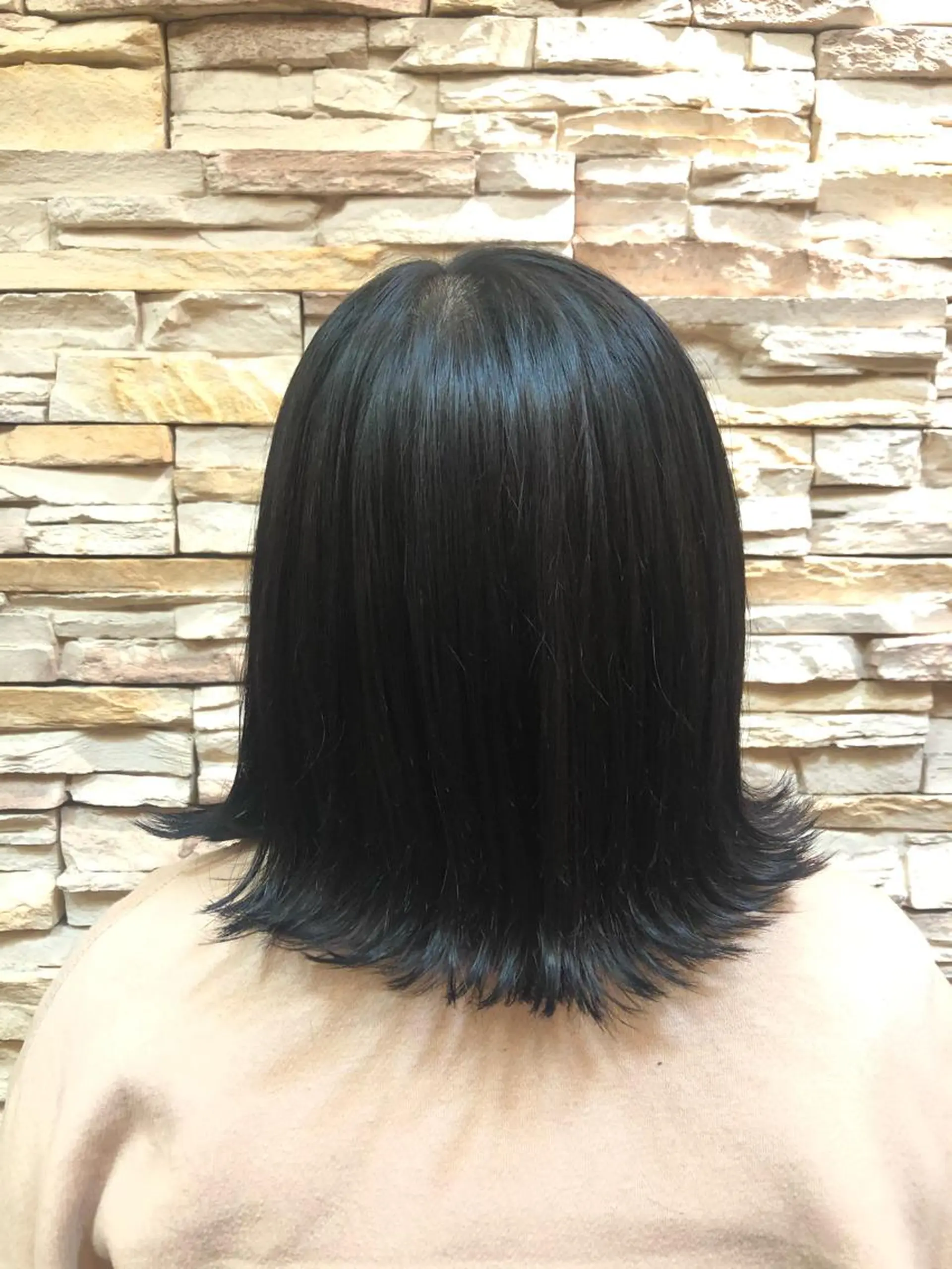 ミディアム 本多 美羽のヘアスタイル