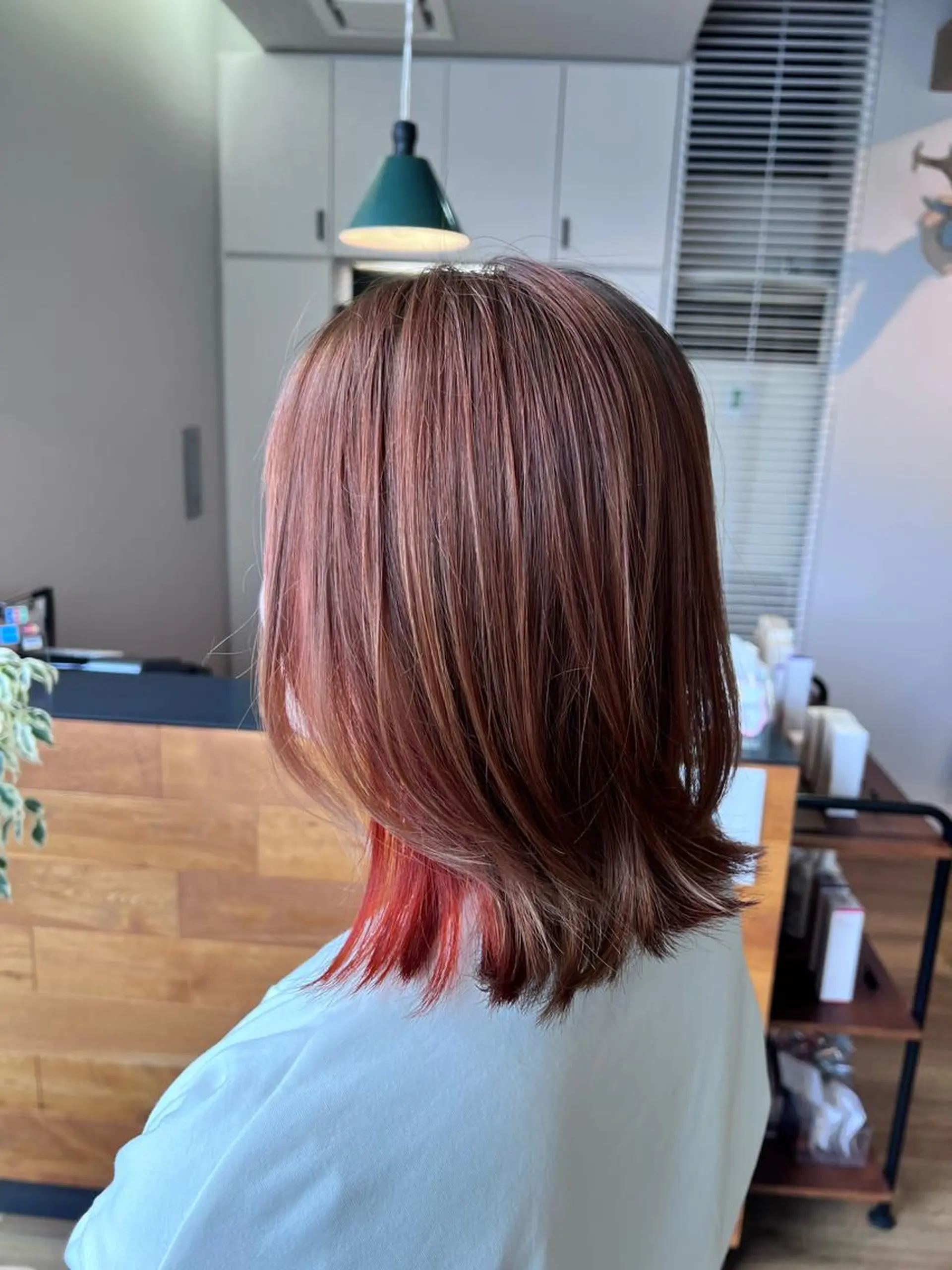 セミロング カラー ベージュカラー オレンジ ヘアカラー ツキダテ ユイのヘアスタイル