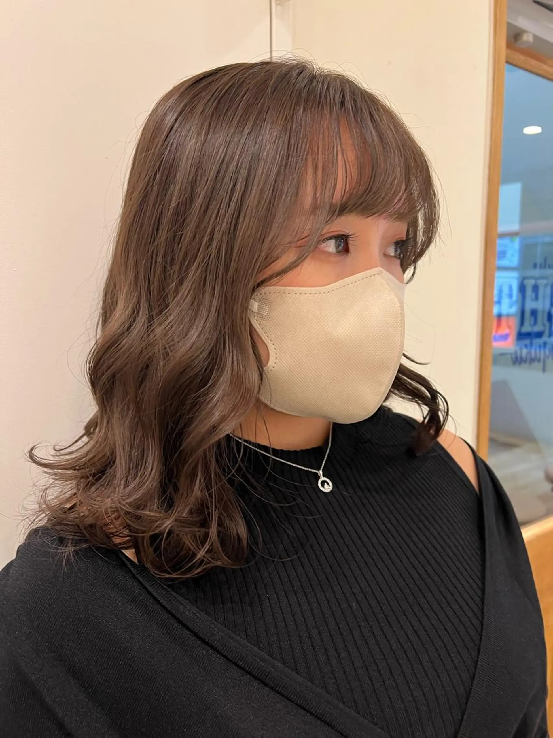 ミディアム カラー アッシュ ベージュカラー ブリーチ ブリーチなしカラー eight shinjuku所属・海外ヘア スタイルRIOのヘアスタイル