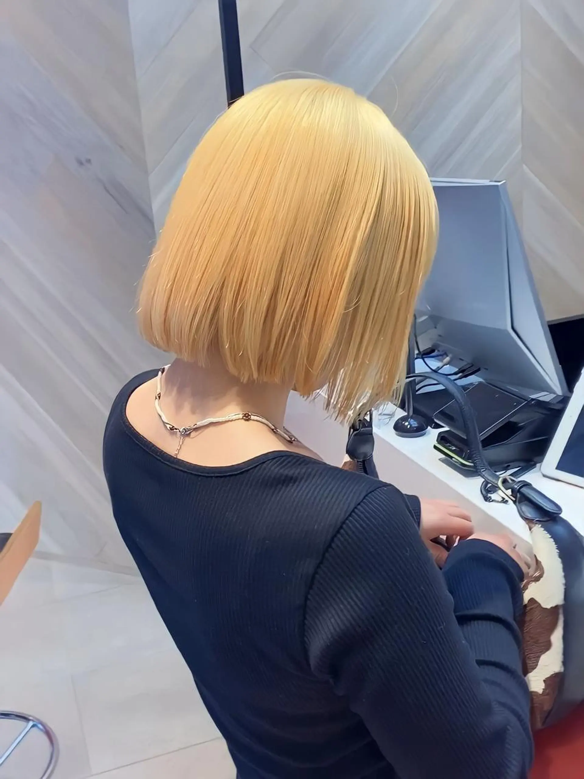 ショート ヘアカラー 荒谷 薫のヘアスタイル