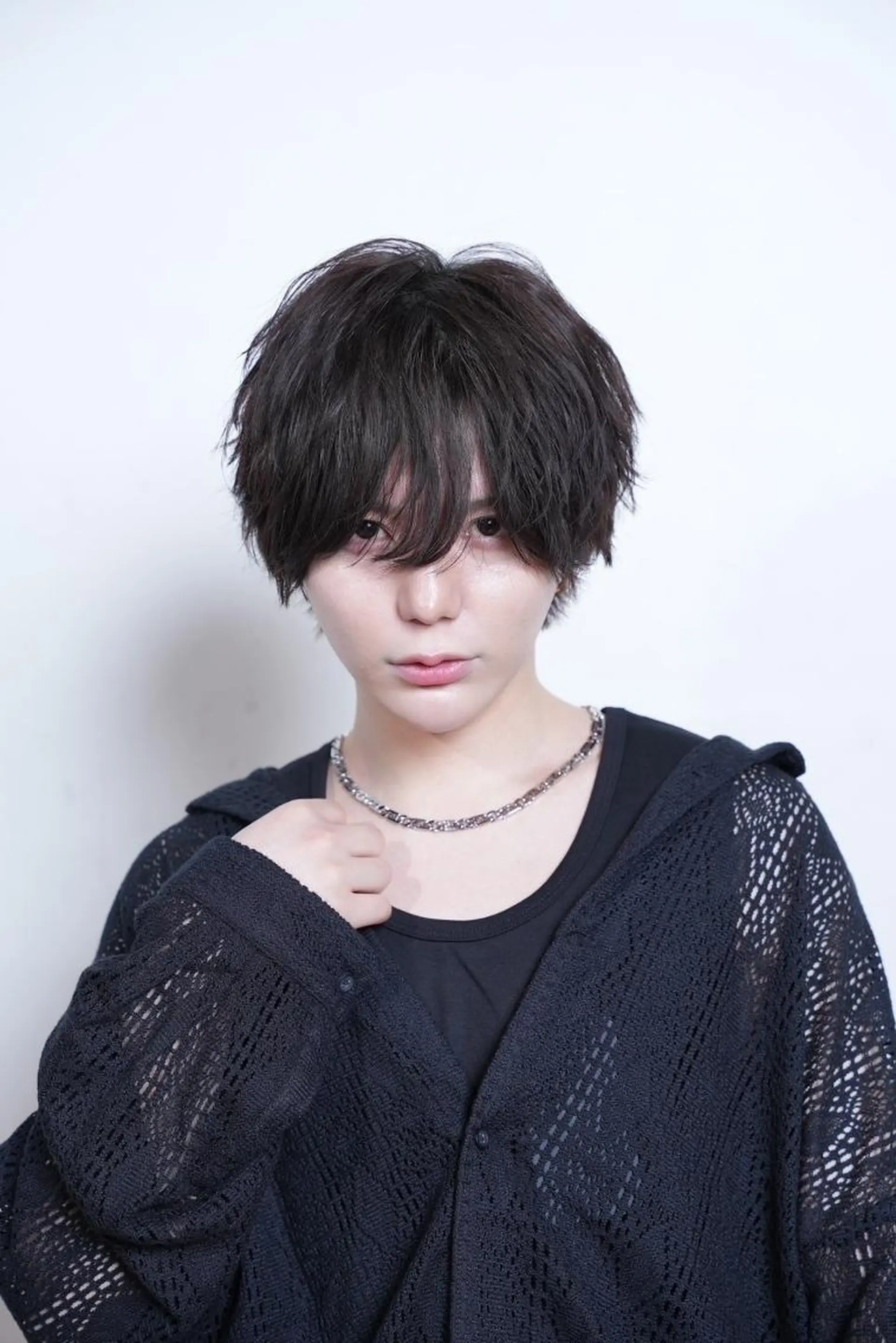 ミディアム メンズ ハイトーン ／ レイヤー/吉田陸斗のヘアスタイル