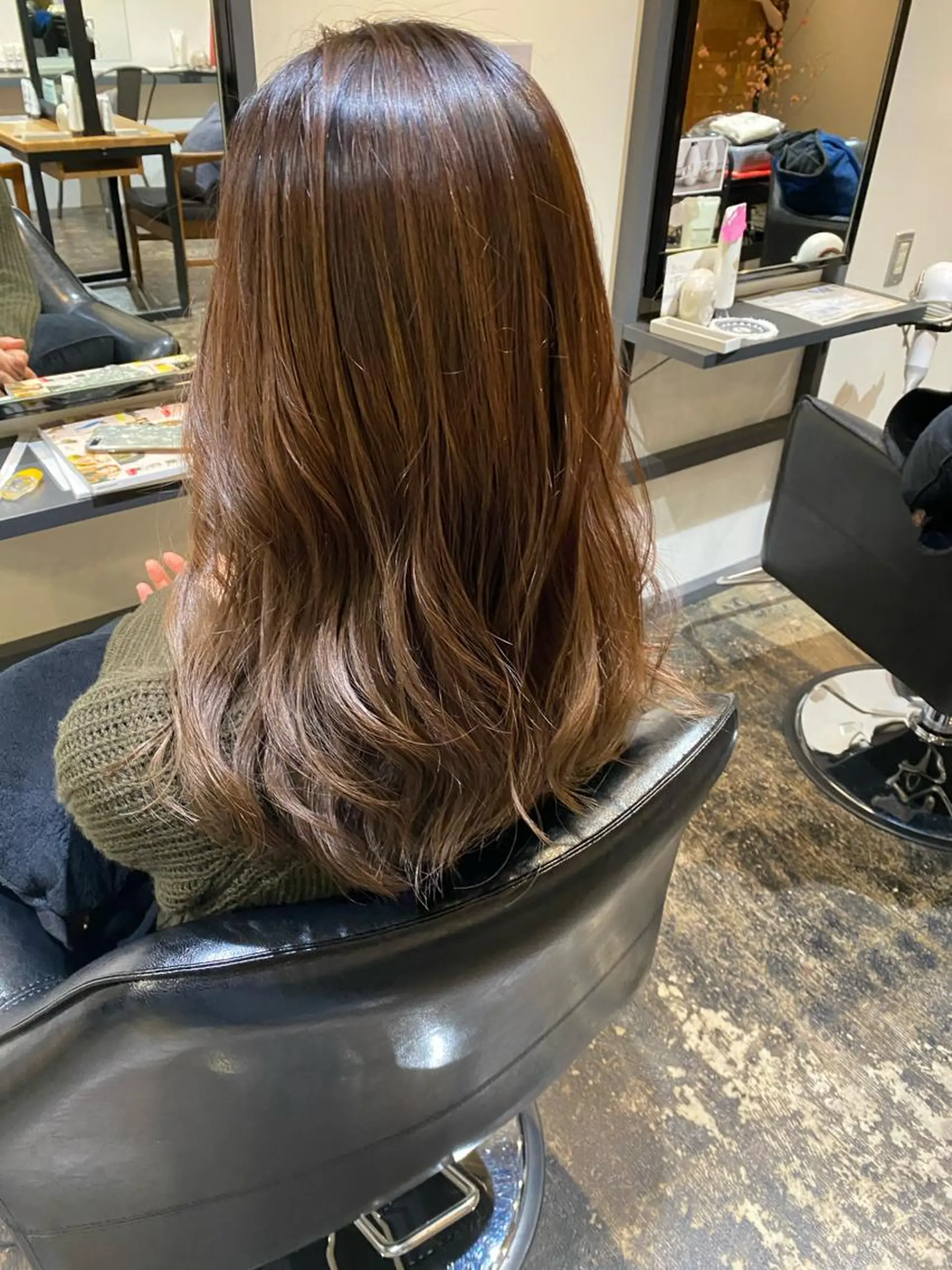 セミロング カラー TRUCK トラックのヘアスタイル