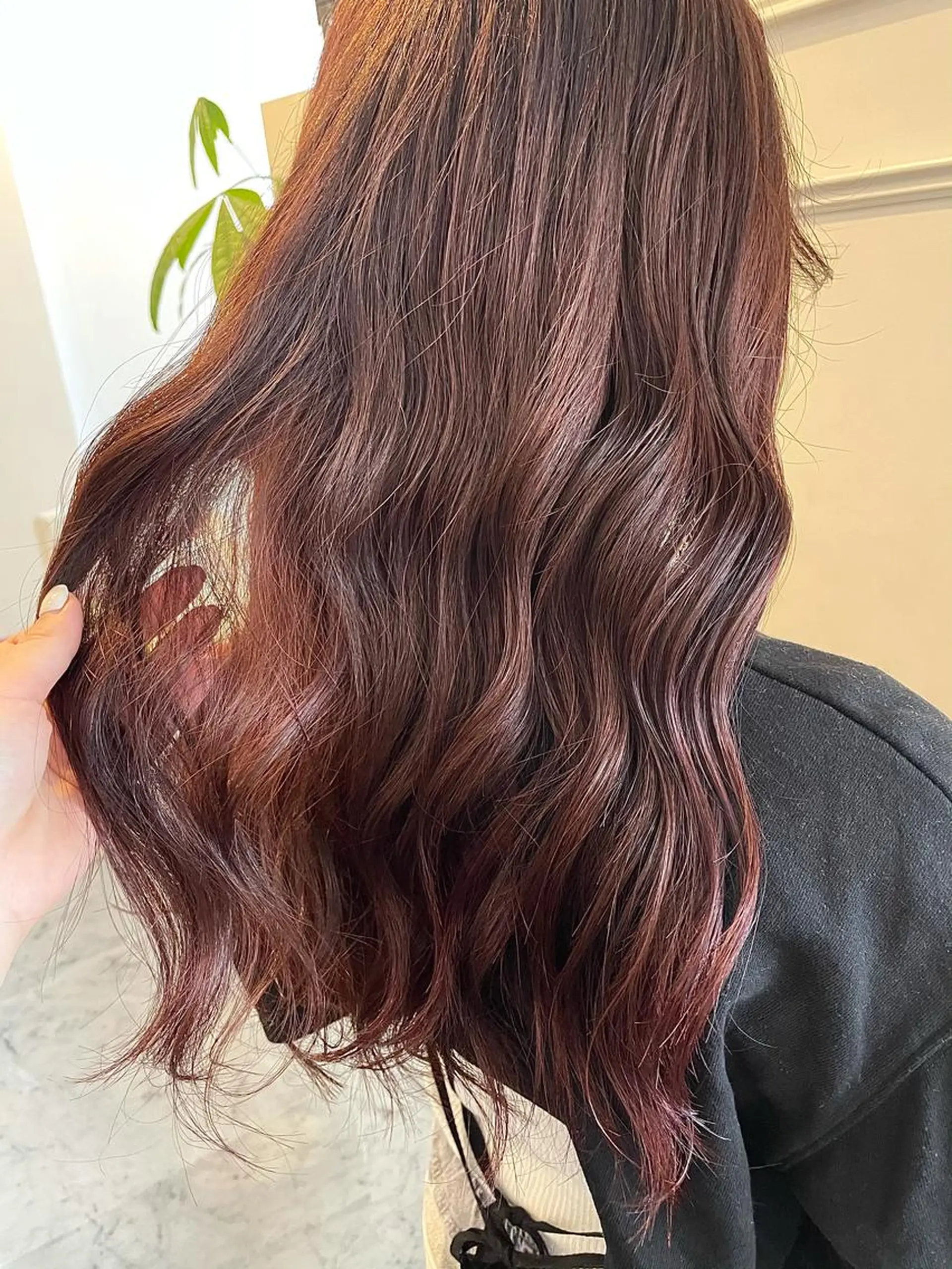 ロング カラー 安藤 佑衣のヘアスタイル