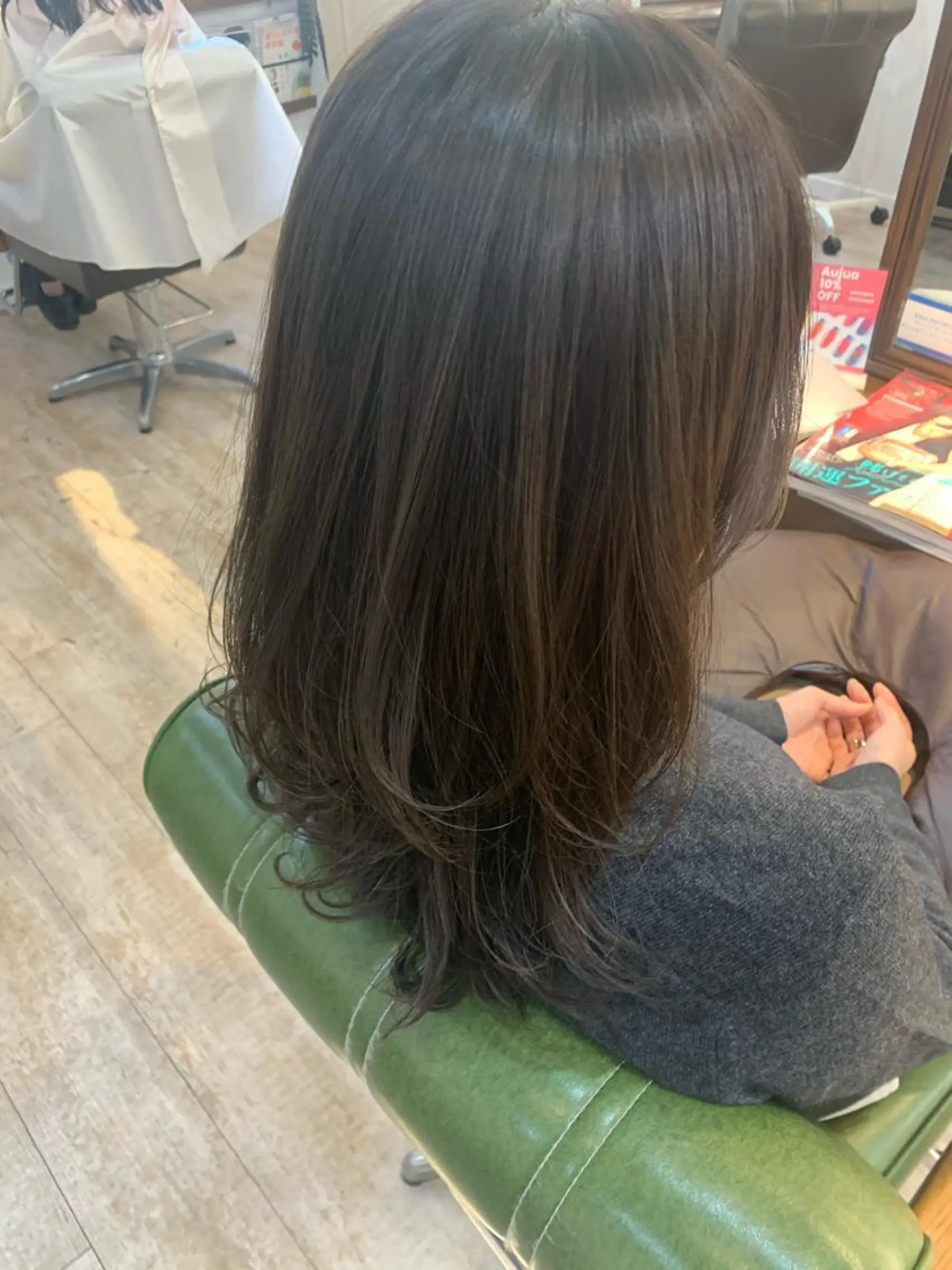 ロング カラー ベージュカラー 透明感カラー シアーベージュ レイヤーカット カット ヘアカラー 藤間 帆乃夏（とうまほのかのヘアスタイル