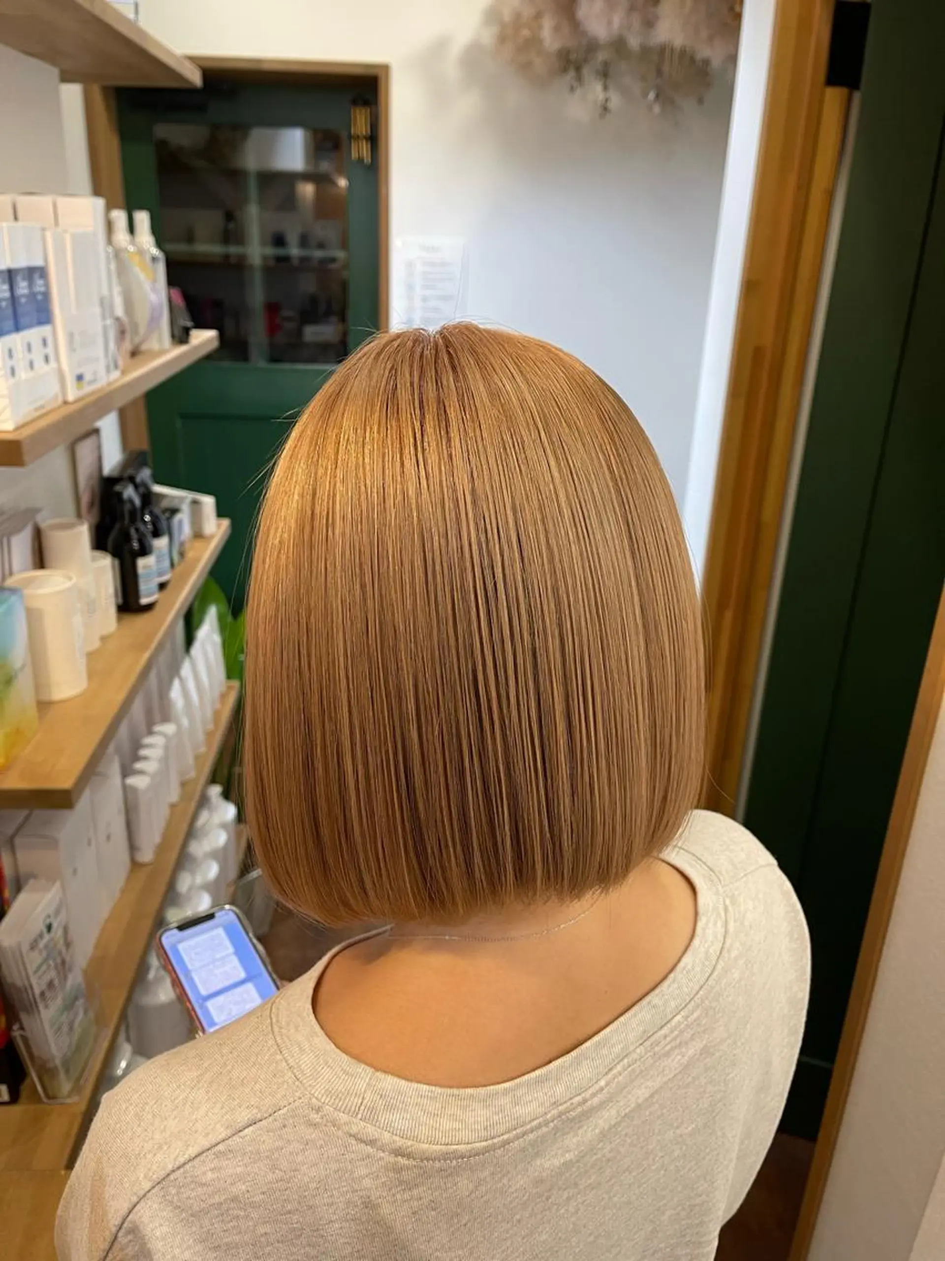 ショート カラー ベージュカラー ミルクティーベージュ Iz所属・マスダ ヤスノリのヘアスタイル