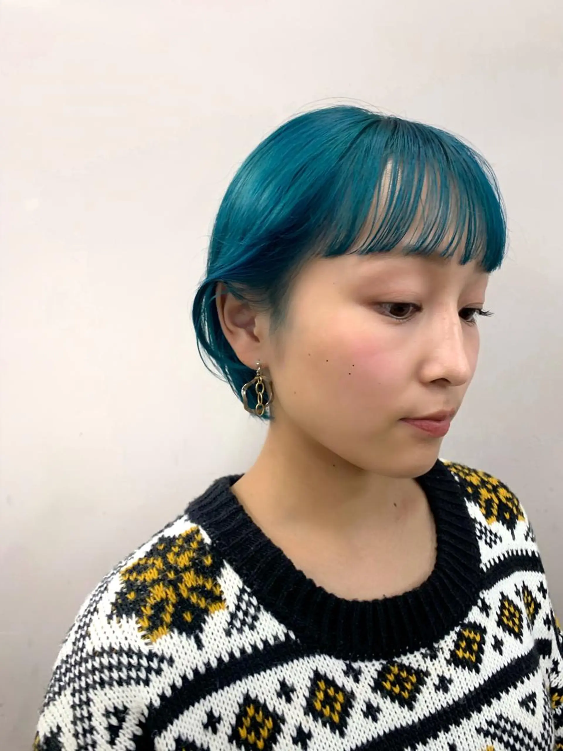 ショート カラー ブルーカラー カット ヘアカラー トリートメント 豊浦 翔太のヘアスタイル