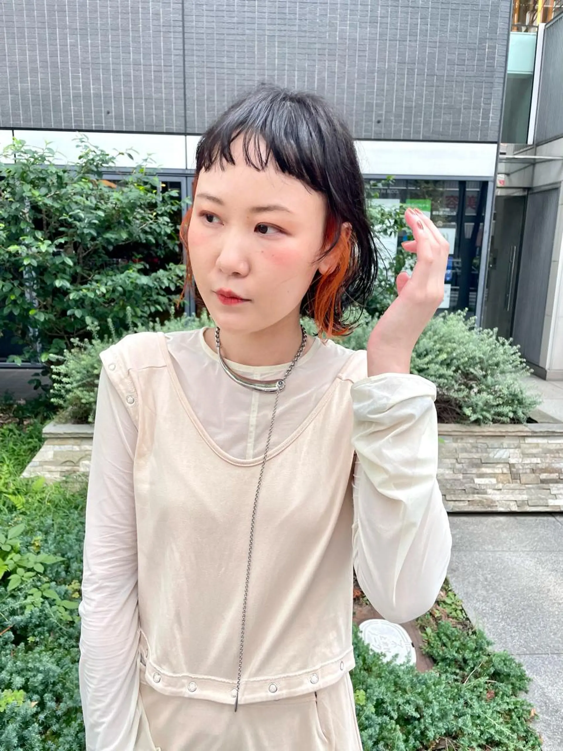 ミディアム カラー パーマ ヘアアレンジ メンズ キッズ ネイル マツエク・マツパ アイブロウ メンズインナーカラー インナーカラー 眉カラー カット ヘアカラー トリートメント tatsumi/ボブ ウルフ/レイヤーのヘアスタイル
