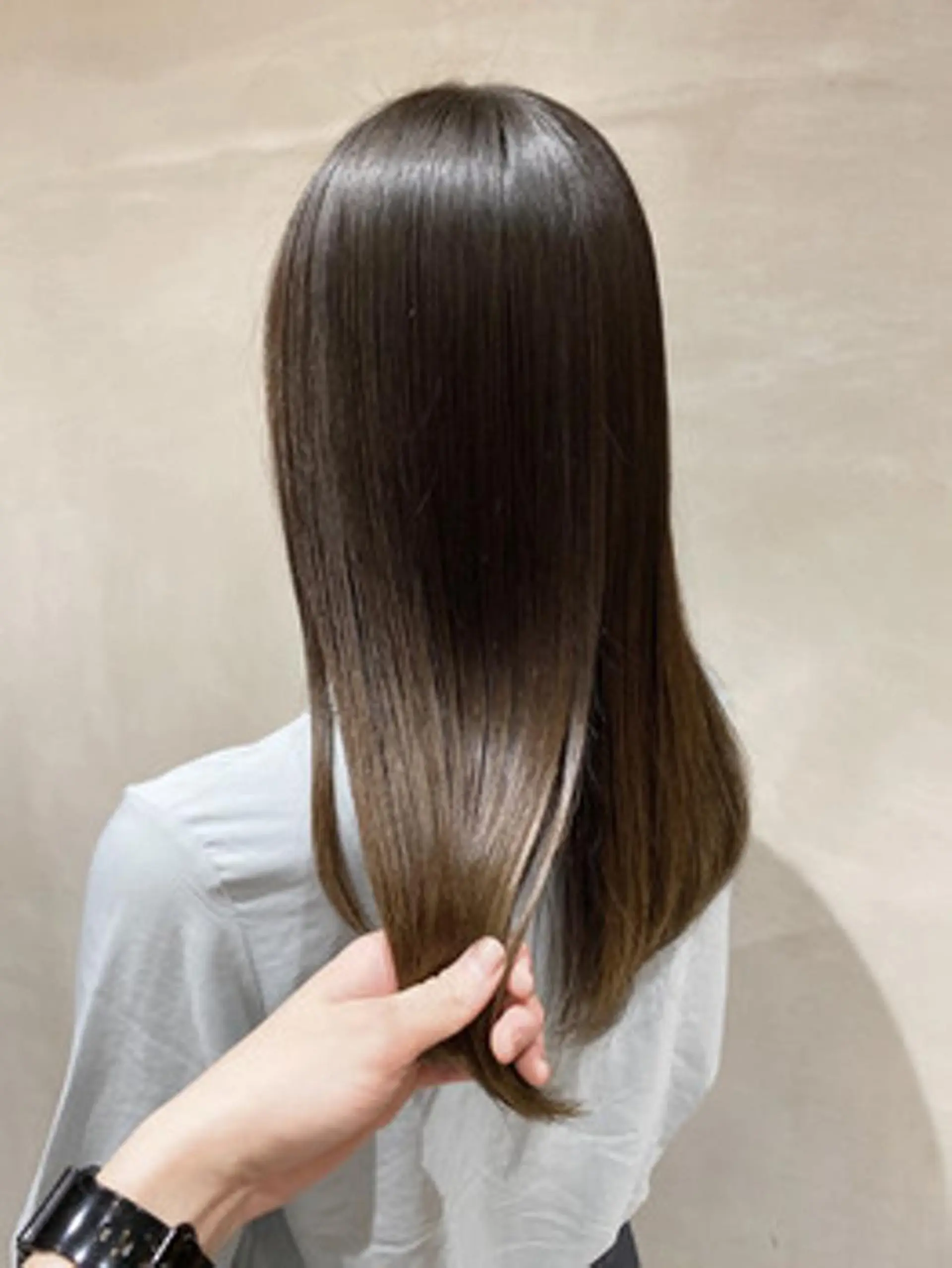 セミロング カット ヘアカラー トリートメント 髪質改善、縮毛矯正 酸性縮毛矯正のヘアスタイル