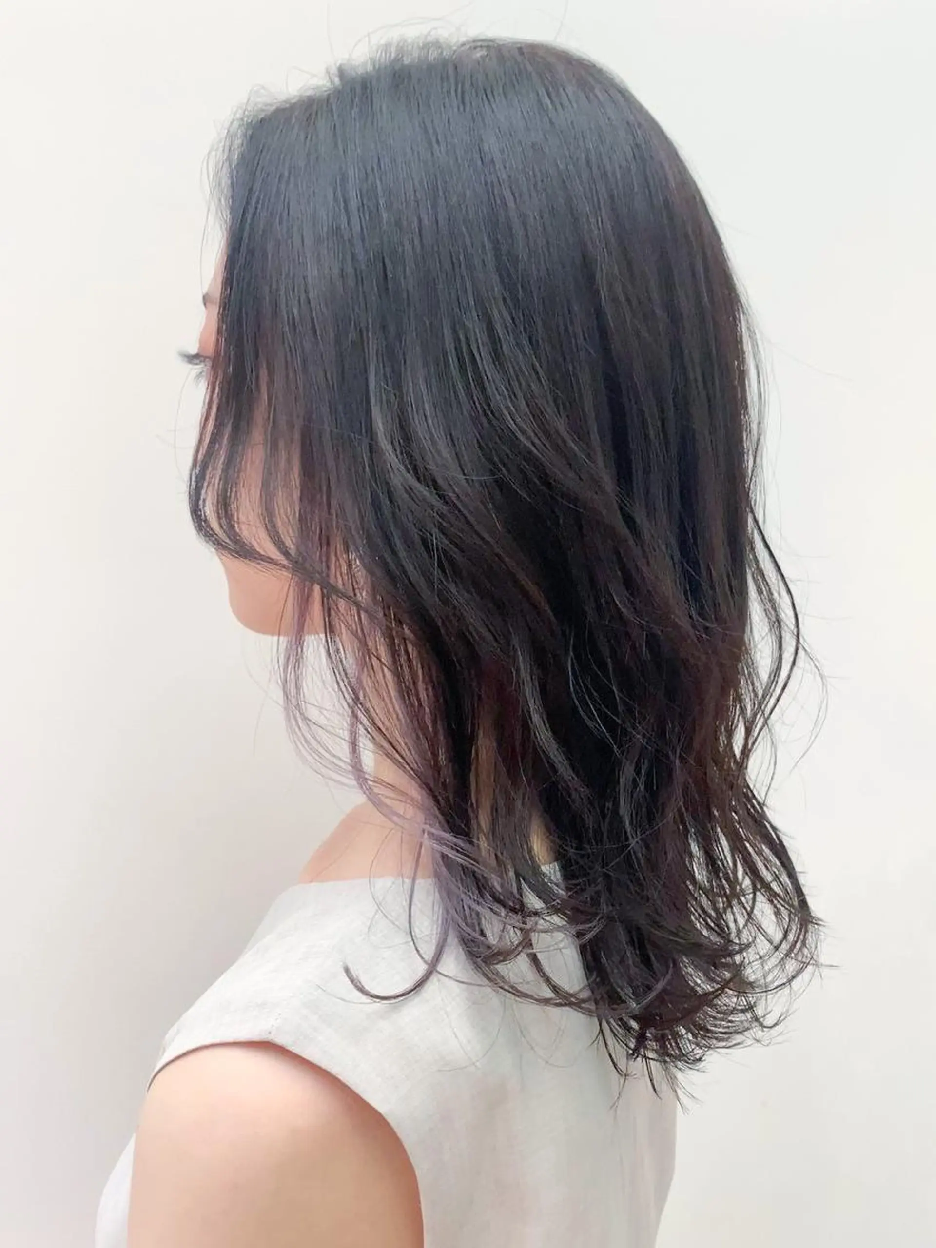 ミディアム カラー パーマ ヘアアレンジ イヤリングカラー ラベンダーカラー カット ヘアカラー トリートメント ITbyALBUM 下北沢店のヘアスタイル