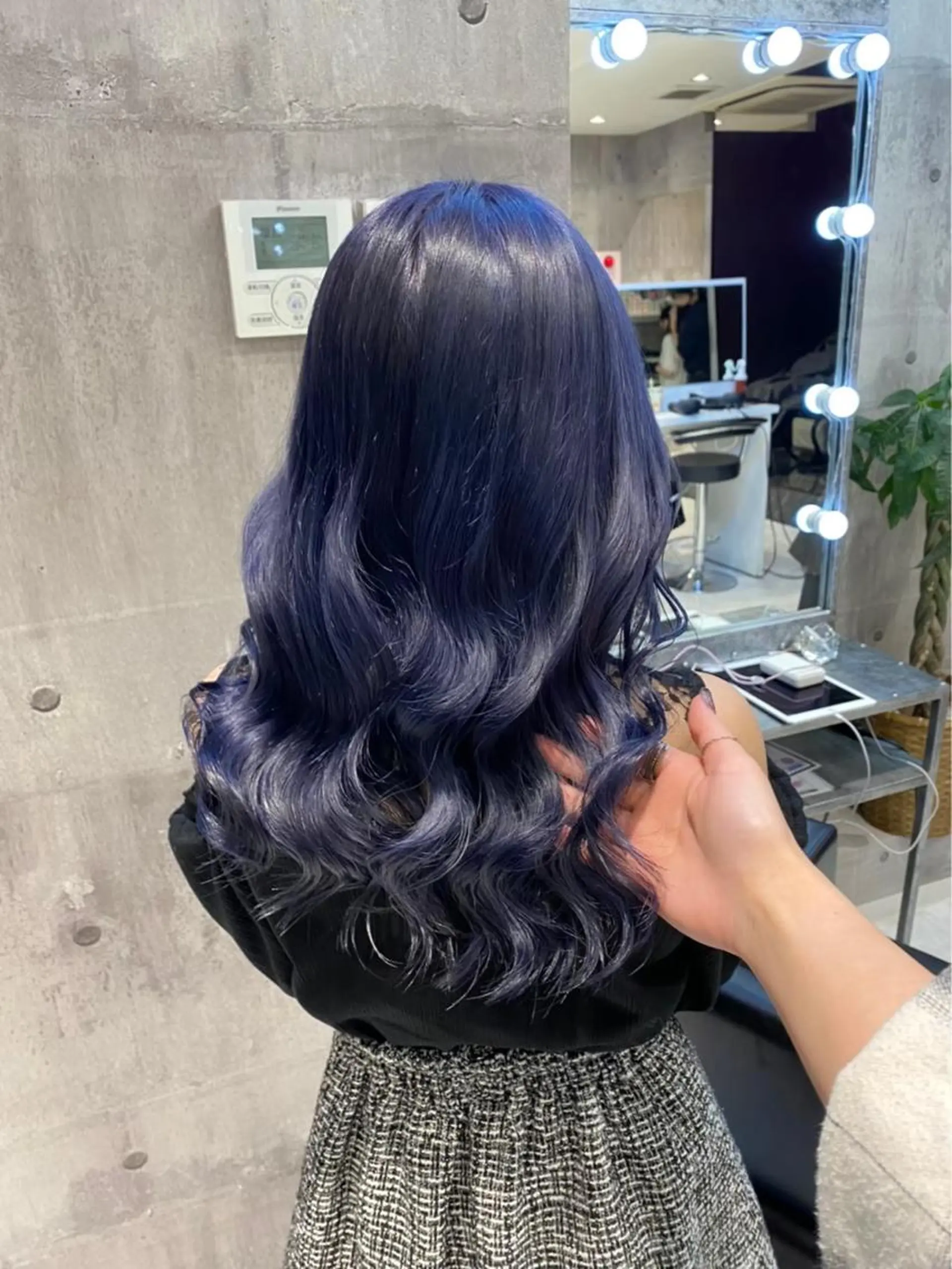 セミロング カラー ヘアアレンジ 🩶【推しハイトーン 】yuzu🩶のヘアスタイル
