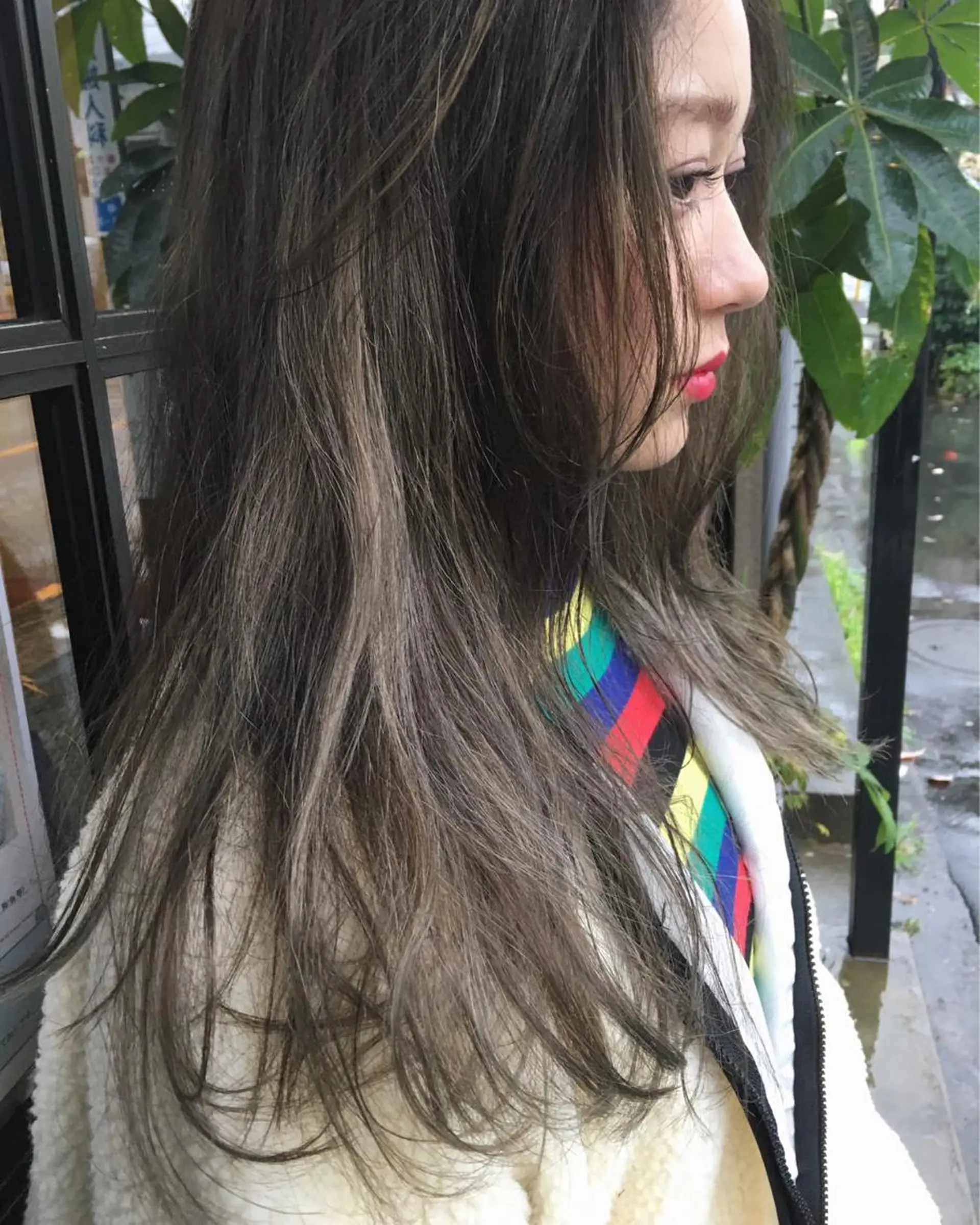 ロング カラー 吉川 愛美李のヘアスタイル