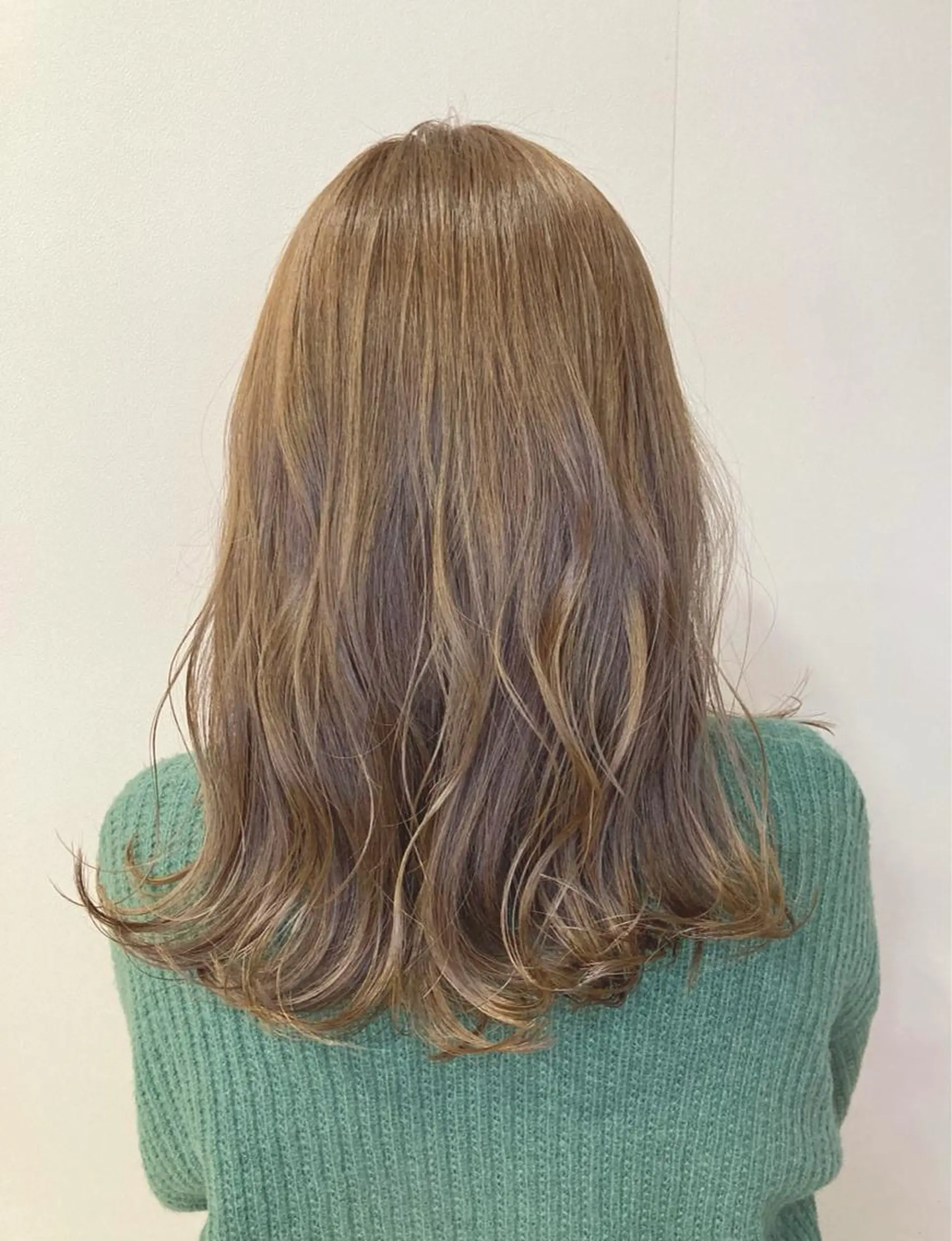 セミロング カラー ヘアカラー 宮原 佳苗のヘアスタイル