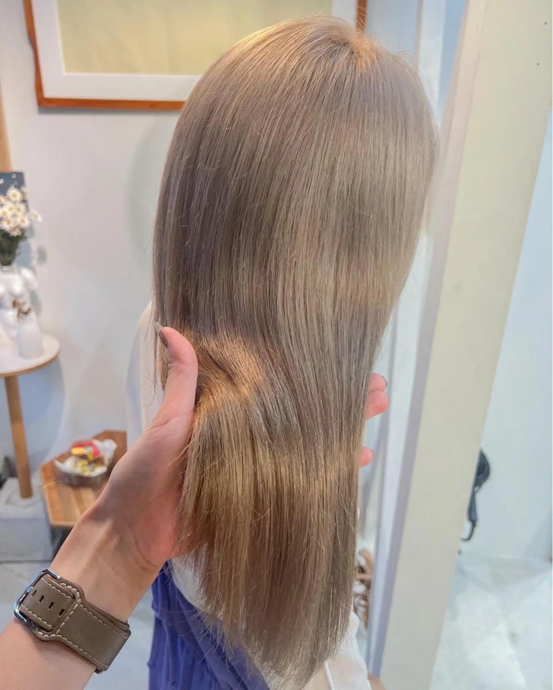 ロング カラー ベージュカラー ブリーチ カット ヘアカラー トリートメント 色素薄めカラー❤︎ chihiroのヘアスタイル