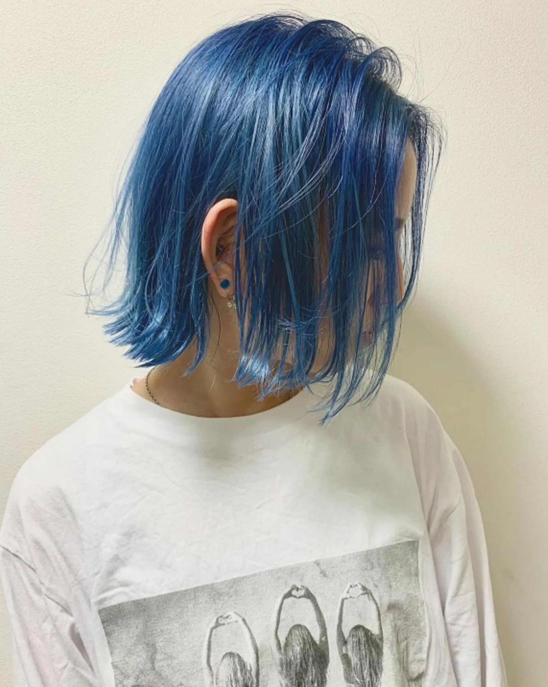 ミディアム カラー アッシュ 黒髪 ブルーカラー ブルーアッシュ ブルーブラック カット ヘアカラー N° aria 三軒茶屋のヘアスタイル