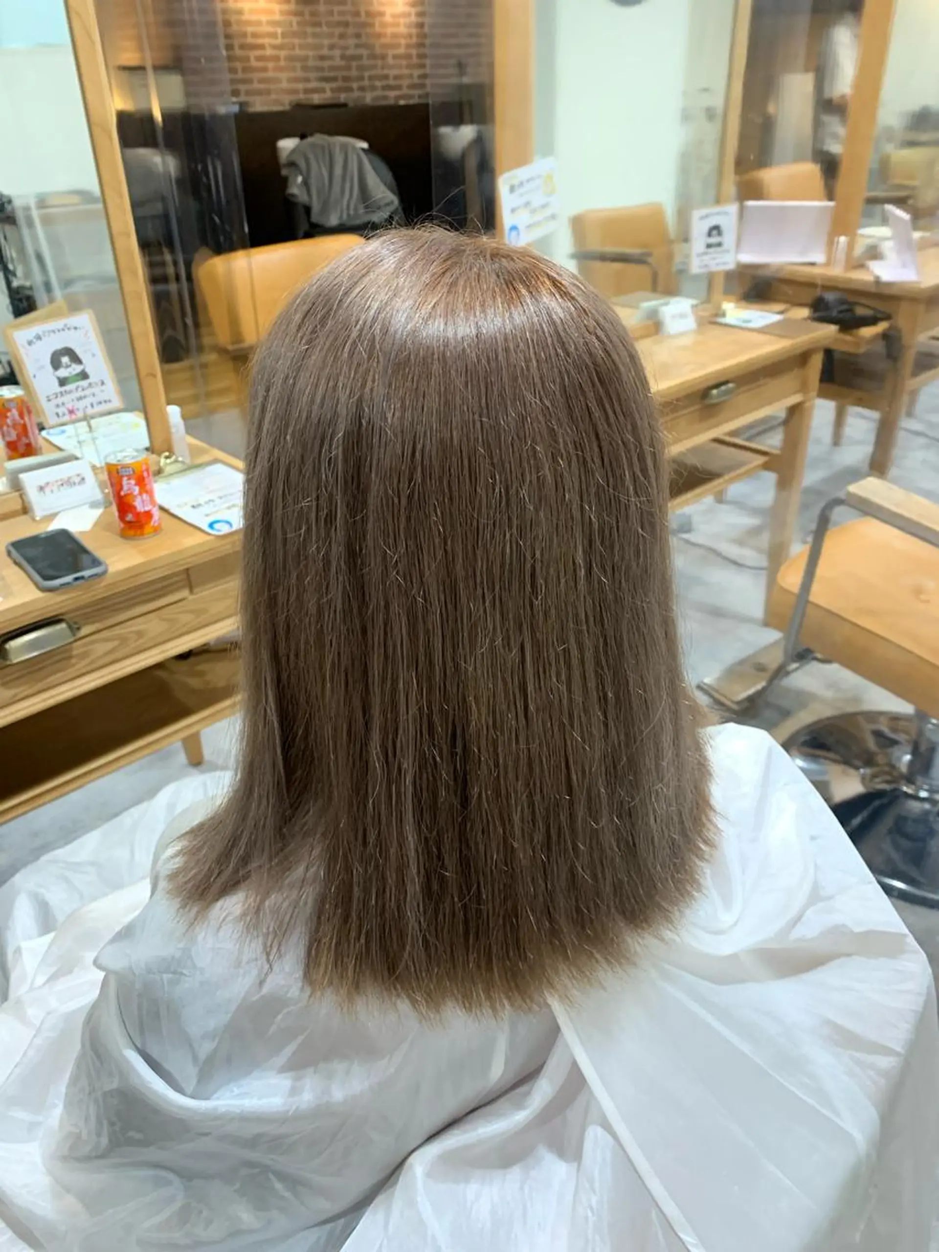 ミディアム カラー ベージュカラー ヘアカラー 福崎 真奈のヘアスタイル