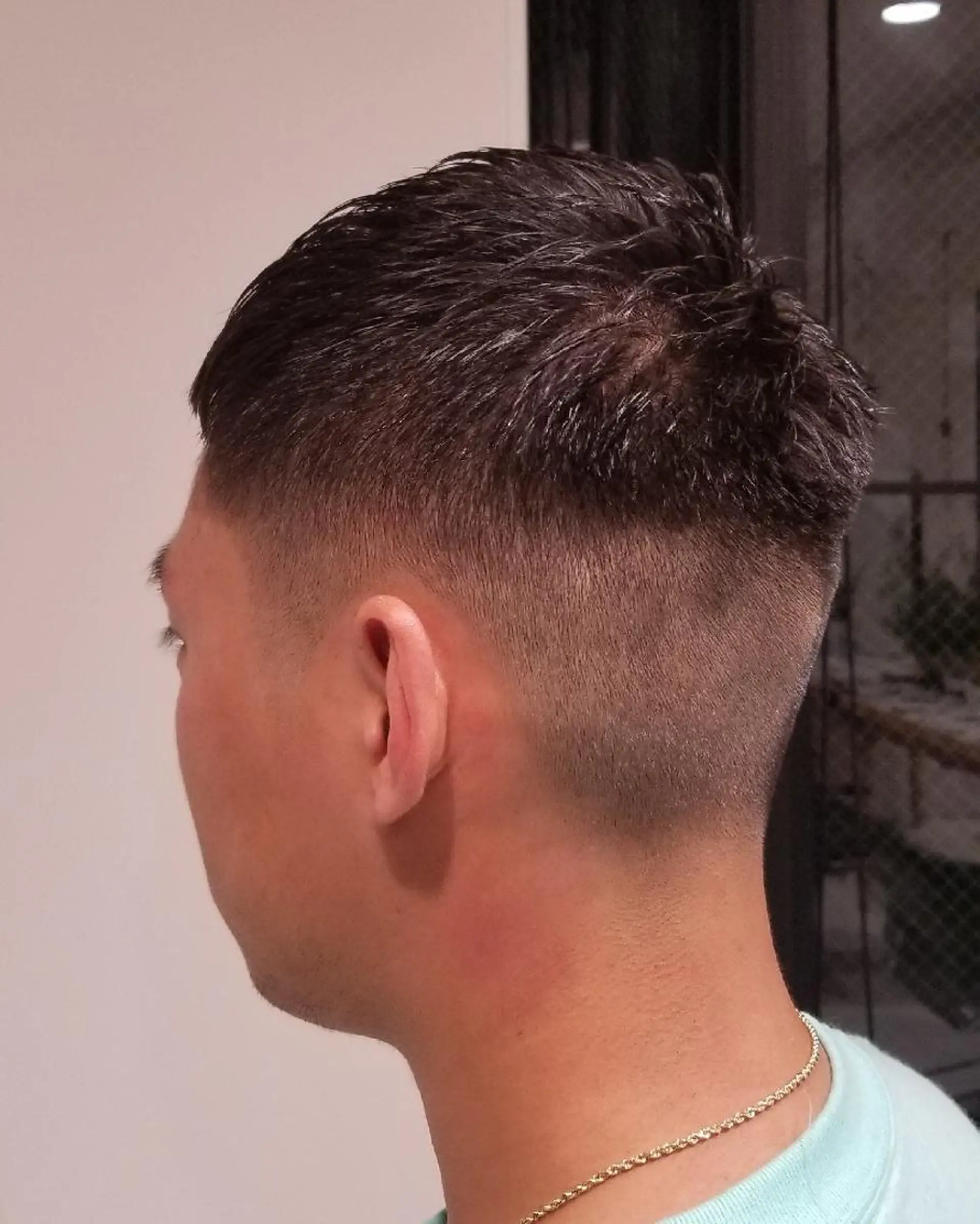 メンズ ショート フェードカット 刈り上げ 🔴赤み消し/ 艶カラー落合　優🔴のヘアスタイル