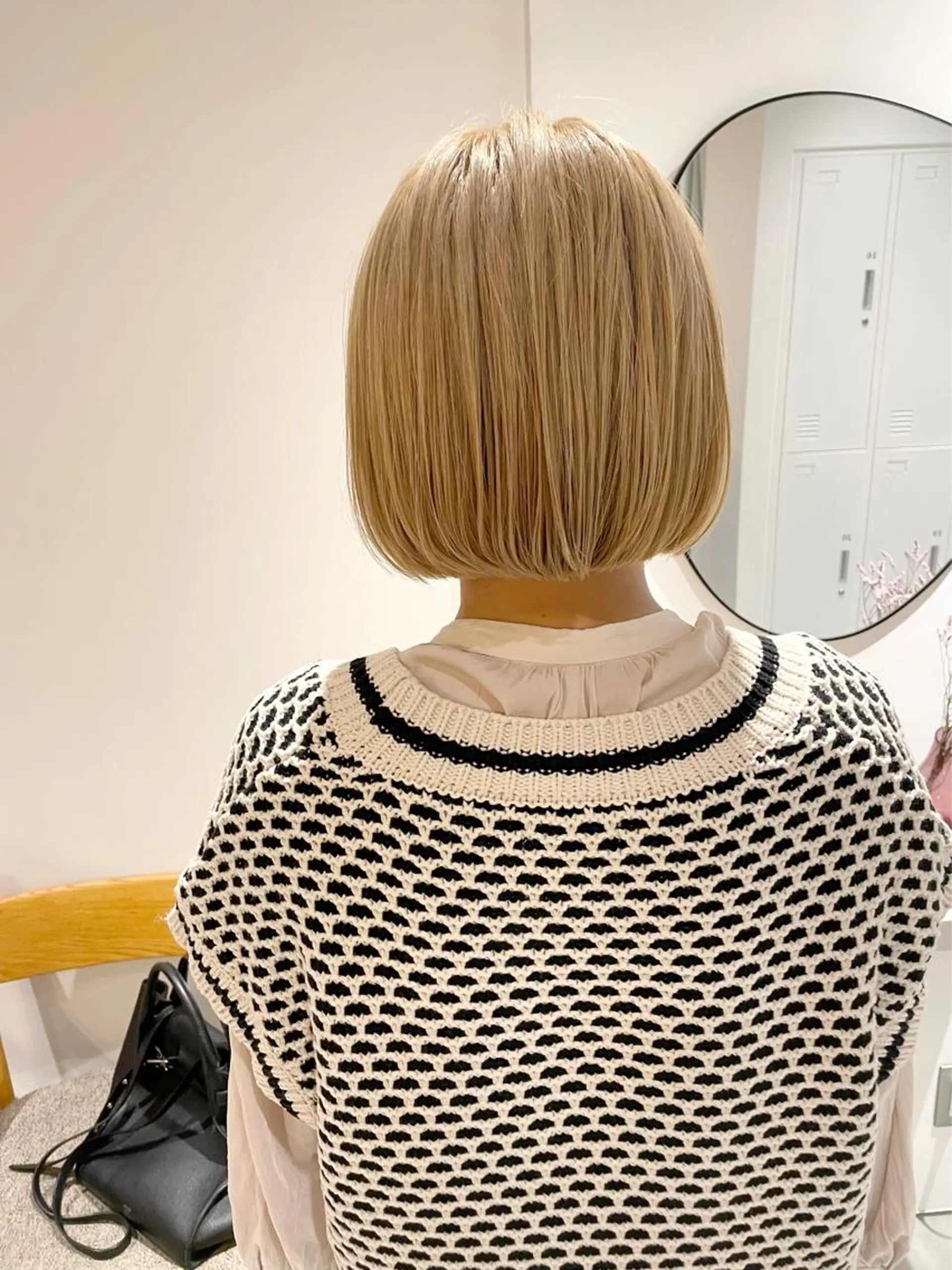 ミディアム カラー ボブ 外ハネヘア 三宅 昌太のヘアスタイル