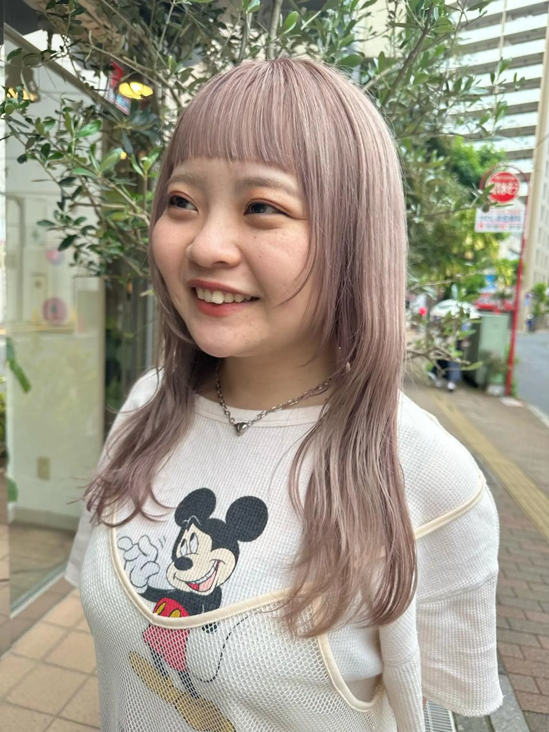 セミロング カラー ベージュカラー ブリーチ 透明感カラー ミルクティーベージュ sato ayaka ｜透明感カラー🫧のヘアスタイル