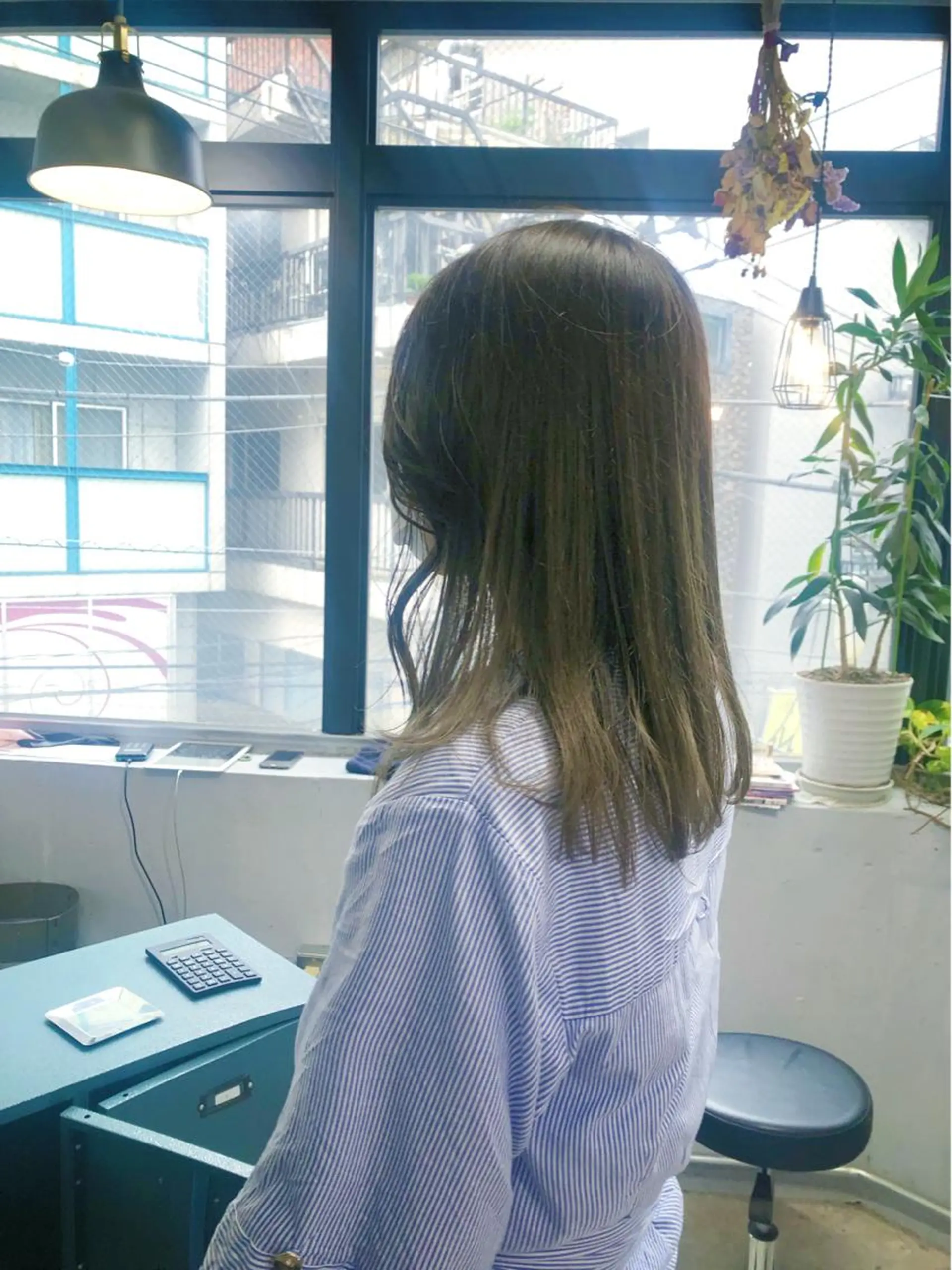 セミロング カラー 松下 倫子のヘアスタイル