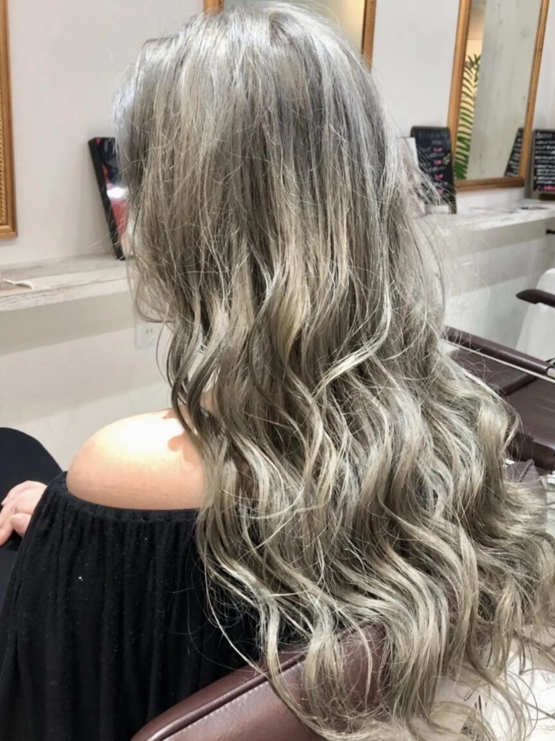 セミロング カラー レミーエクステ大阪 Device梅田のヘアスタイル