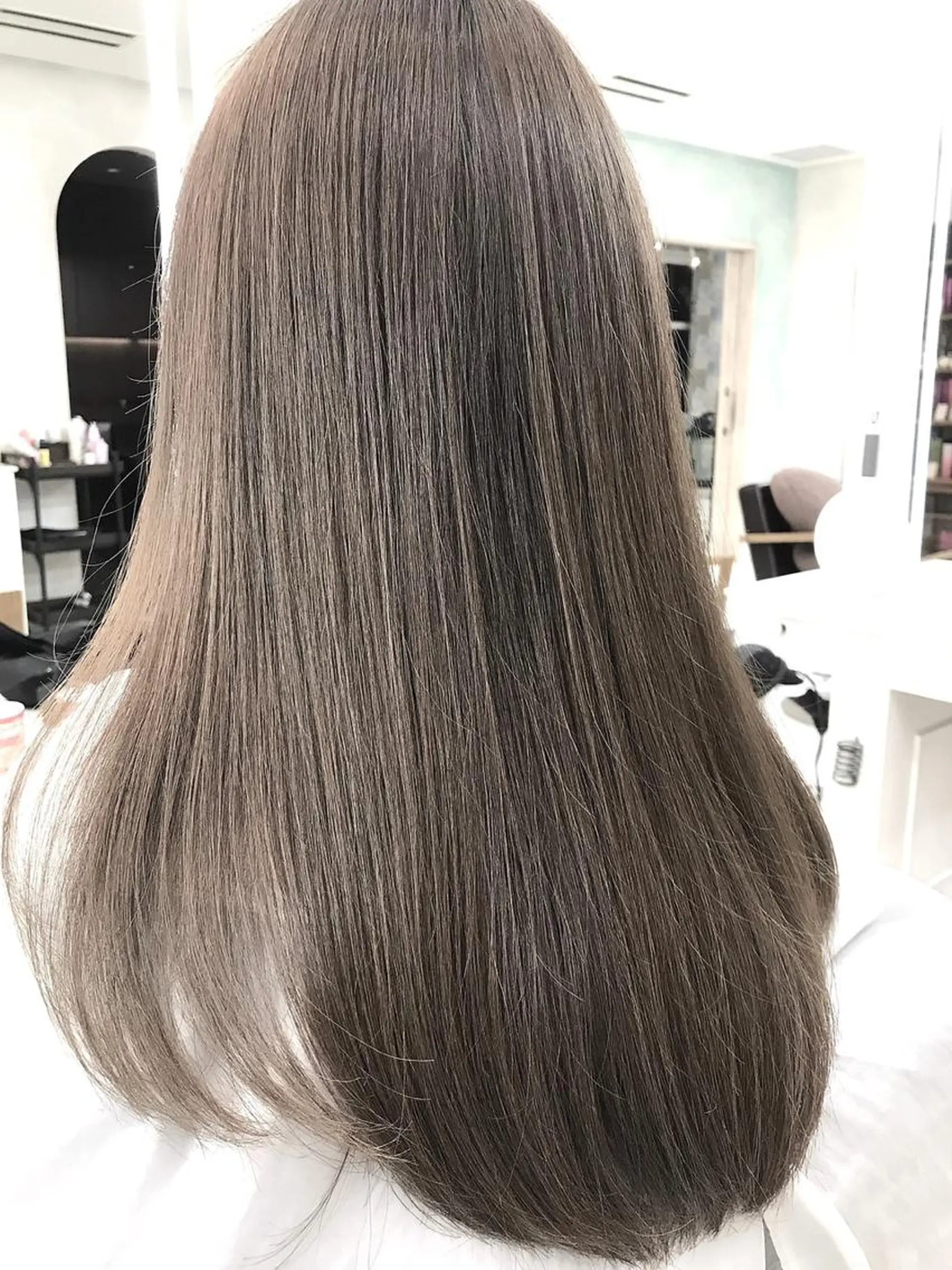 セミロング 【広尾/恵比寿】 無料カットモデルのヘアスタイル