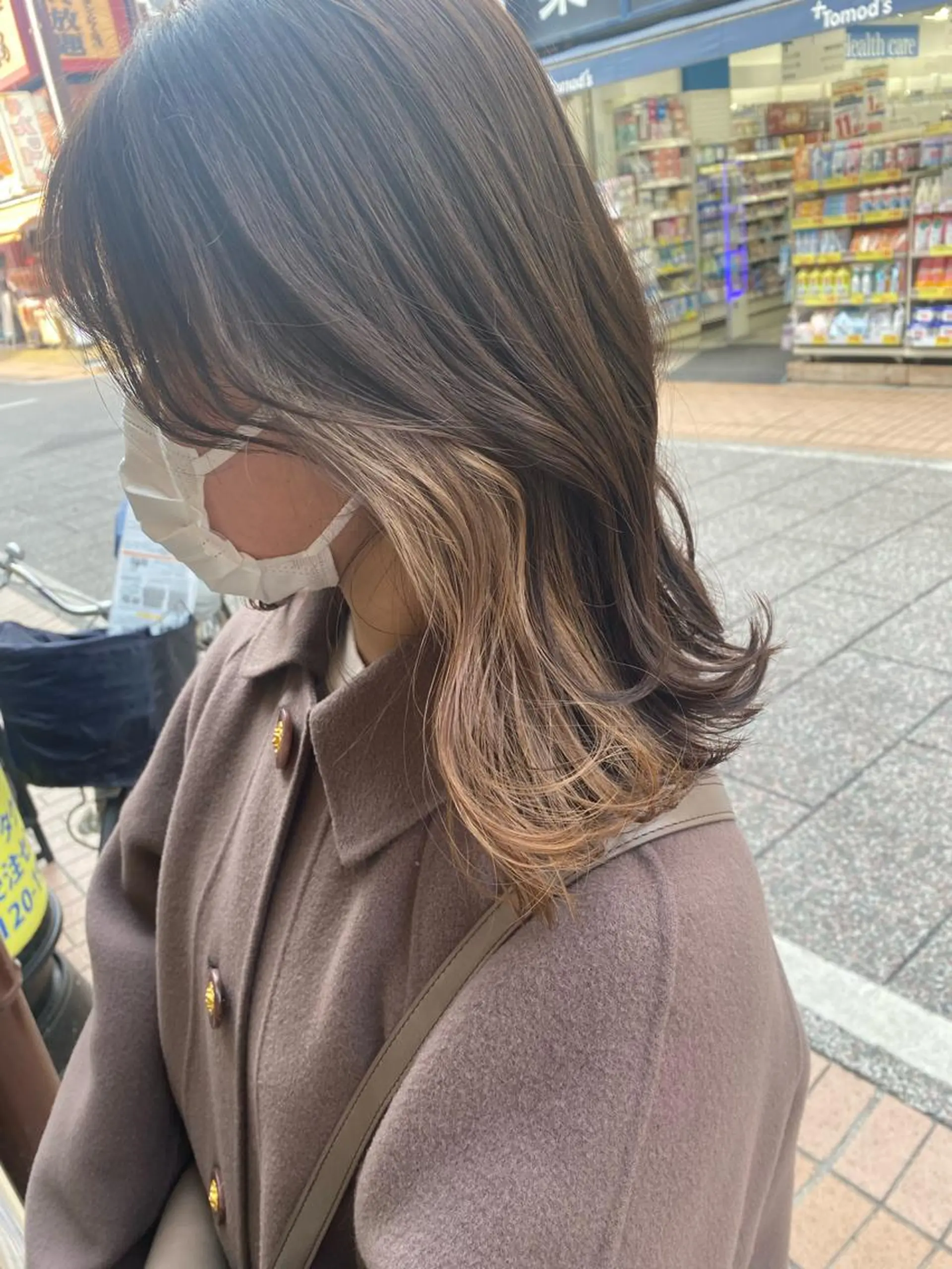 セミロング カラー ヘアカラー 宮内 真乃のヘアスタイル