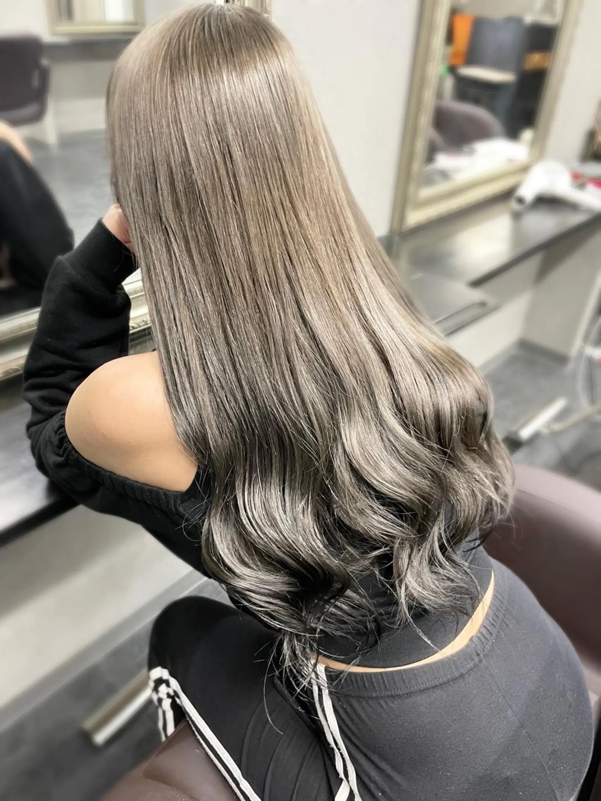 ロング ヘアカラー KEN TAのヘアスタイル