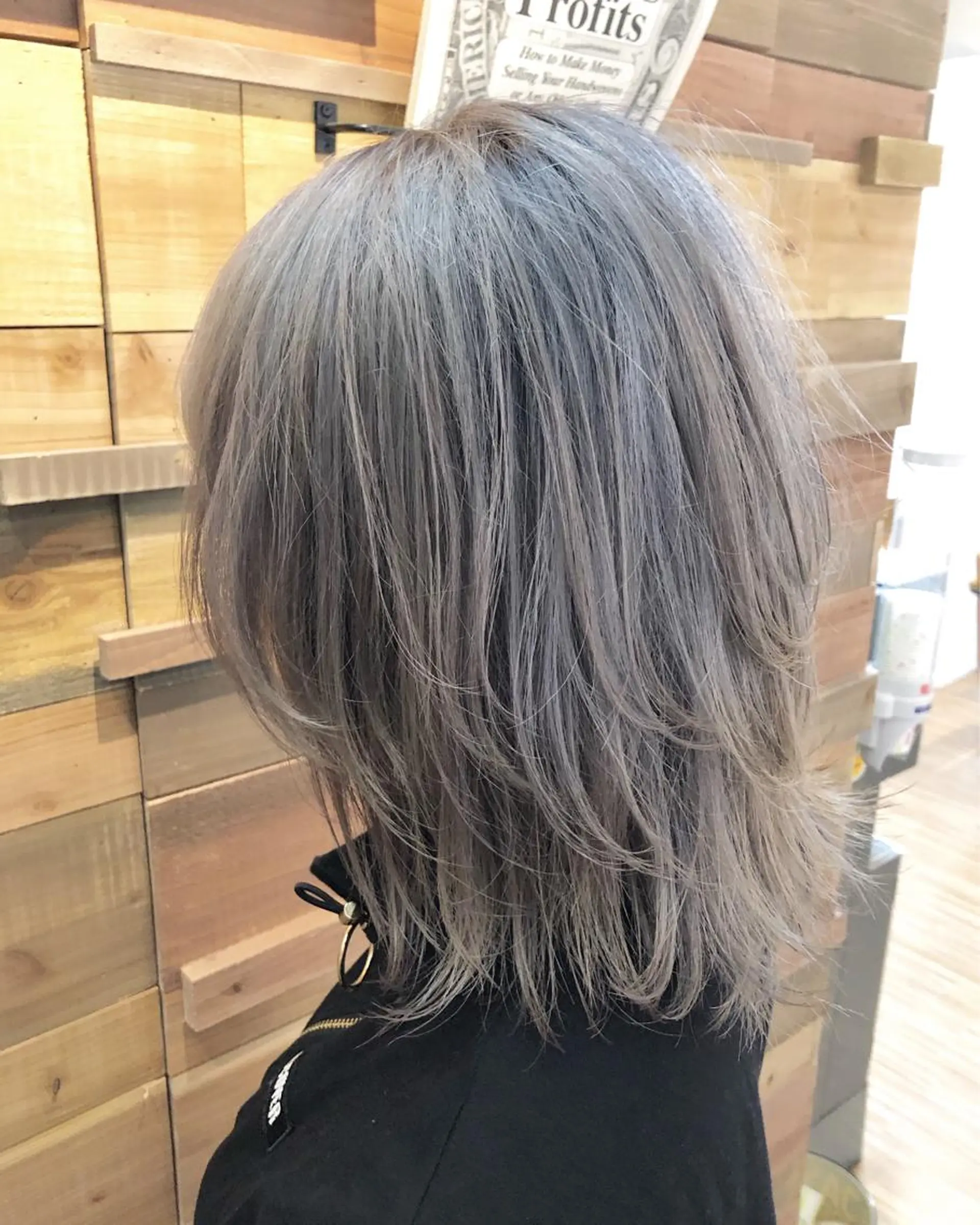 ミディアム カラー ヘアアレンジ ウルフカット ヘアカラー トリートメント 遠藤 拓馬のヘアスタイル