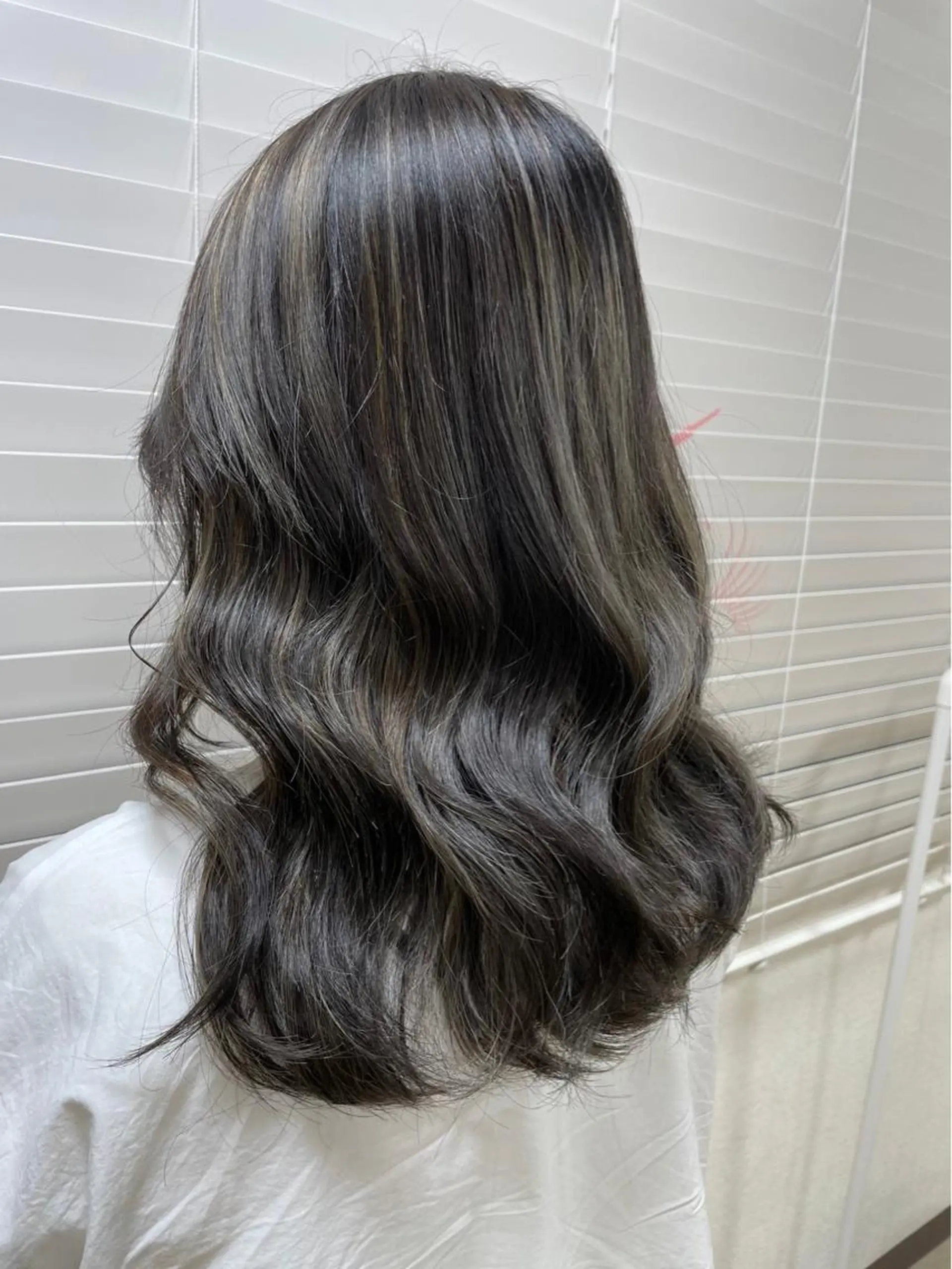 ロング カラー 透明感カラー オリーブカラー ヘアカラー アンククロス横浜関内店所属・ブリーチカラーカット /miinaのヘアスタイル
