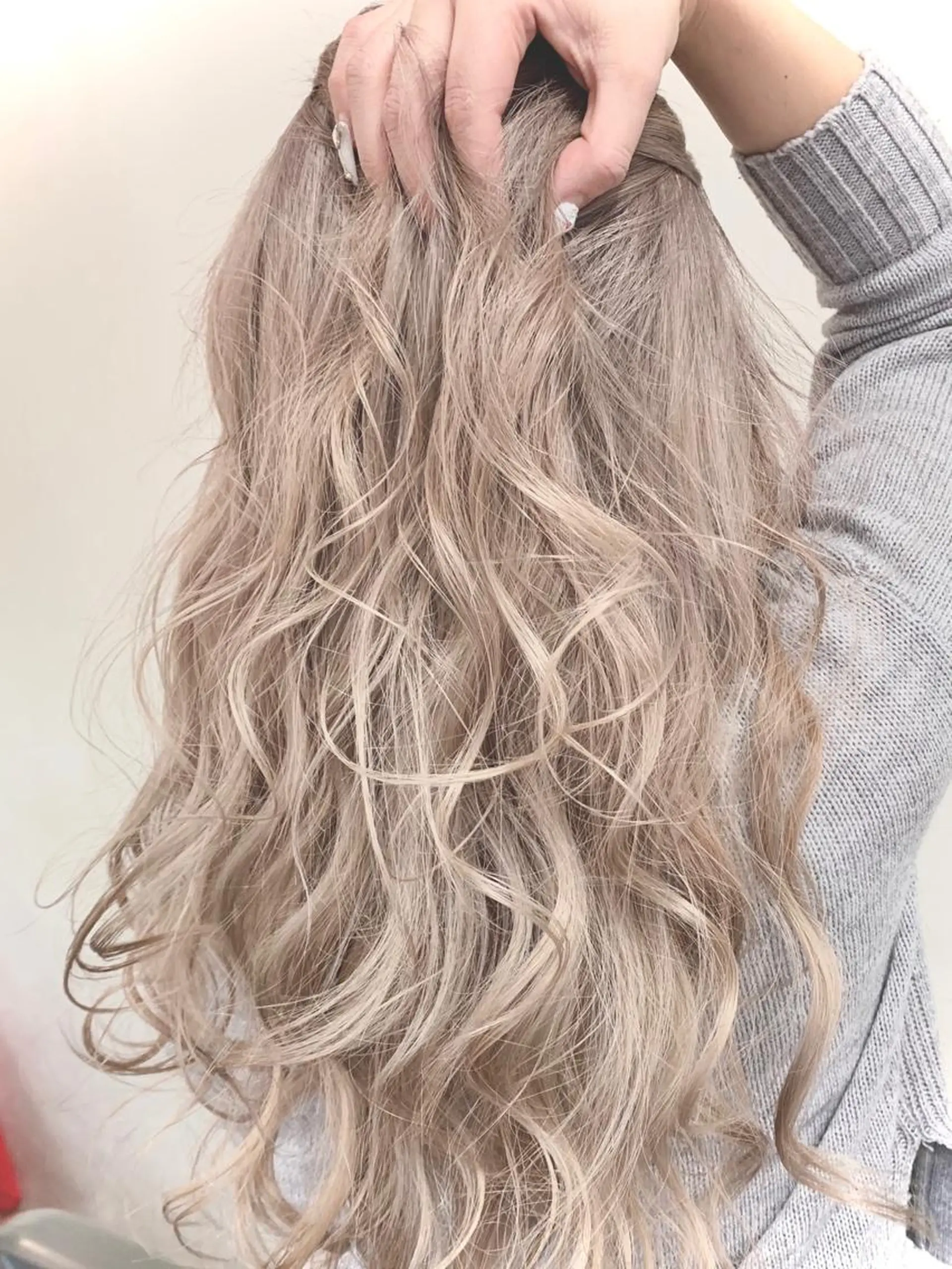 ロング カラー ベージュカラー ダブルカラー ホワイトベージュ ヘアカラー 萩原 博のヘアスタイル