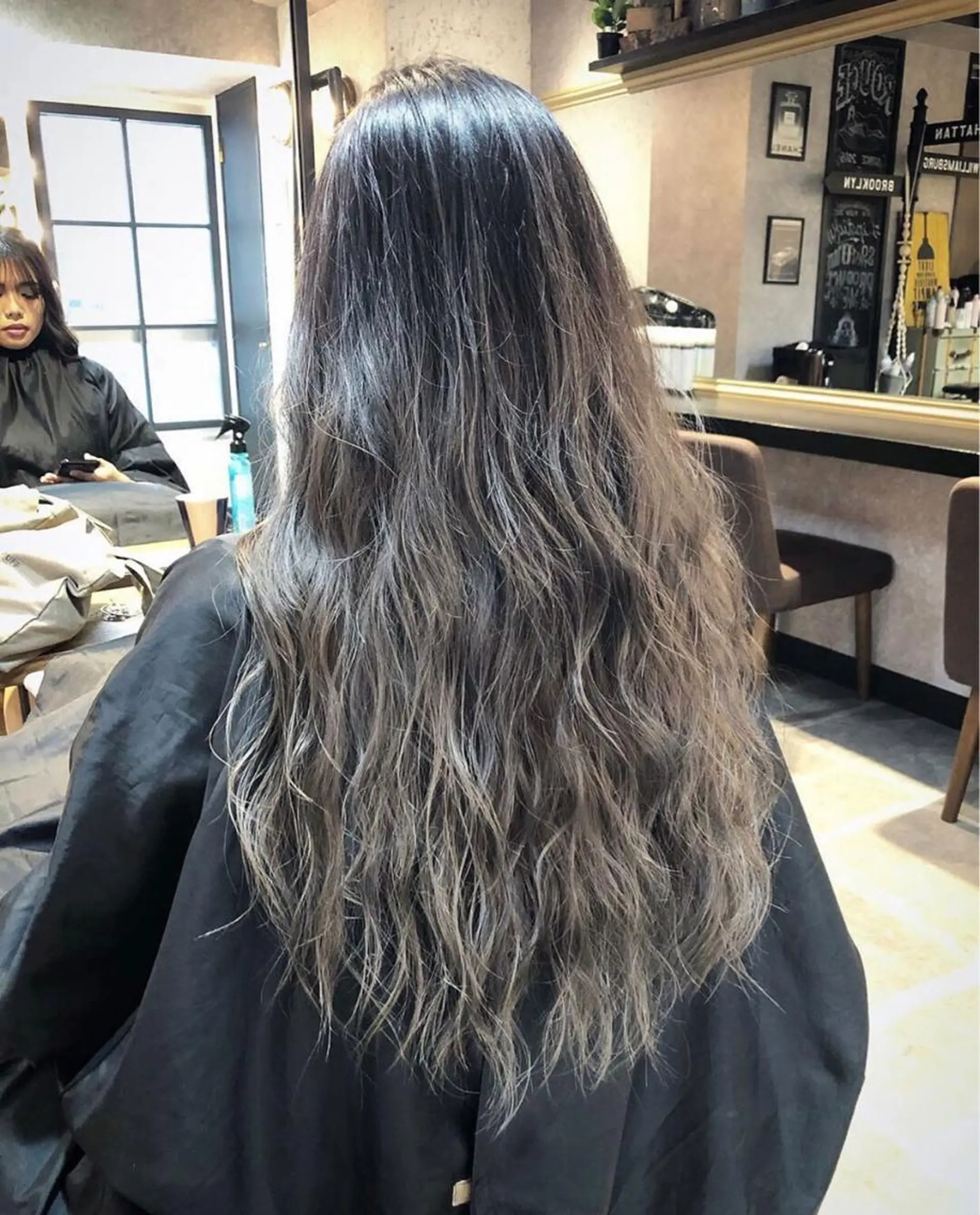 ロング ハイライト レイヤーカット salowin 原宿 aroa所属・韓国／ハッシュカット ／透明感カラー／金野のヘアスタイル