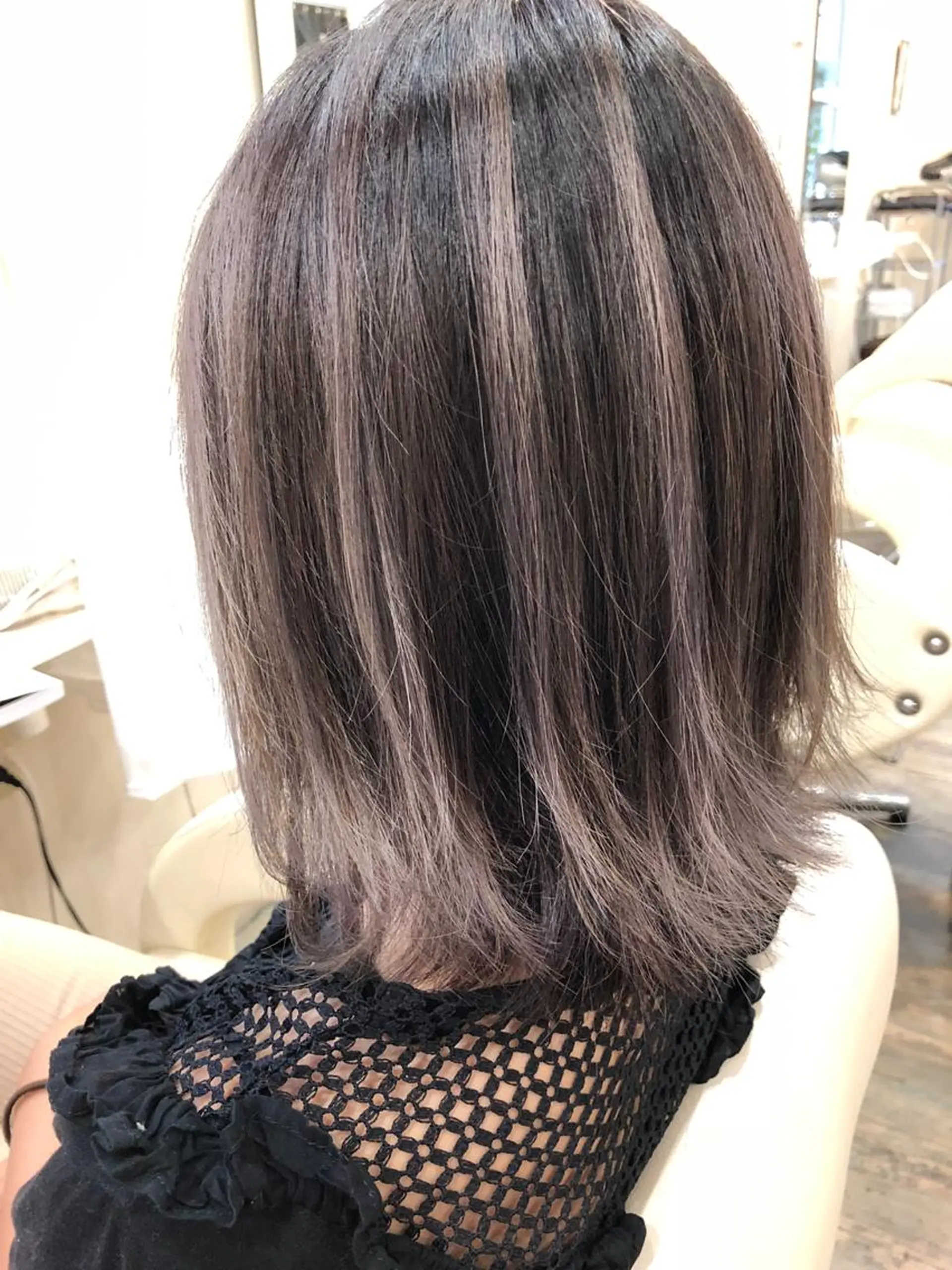 ミディアム カラー バレイヤージュ レイヤーカット WONK. ウォンク 心斎橋のヘアスタイル
