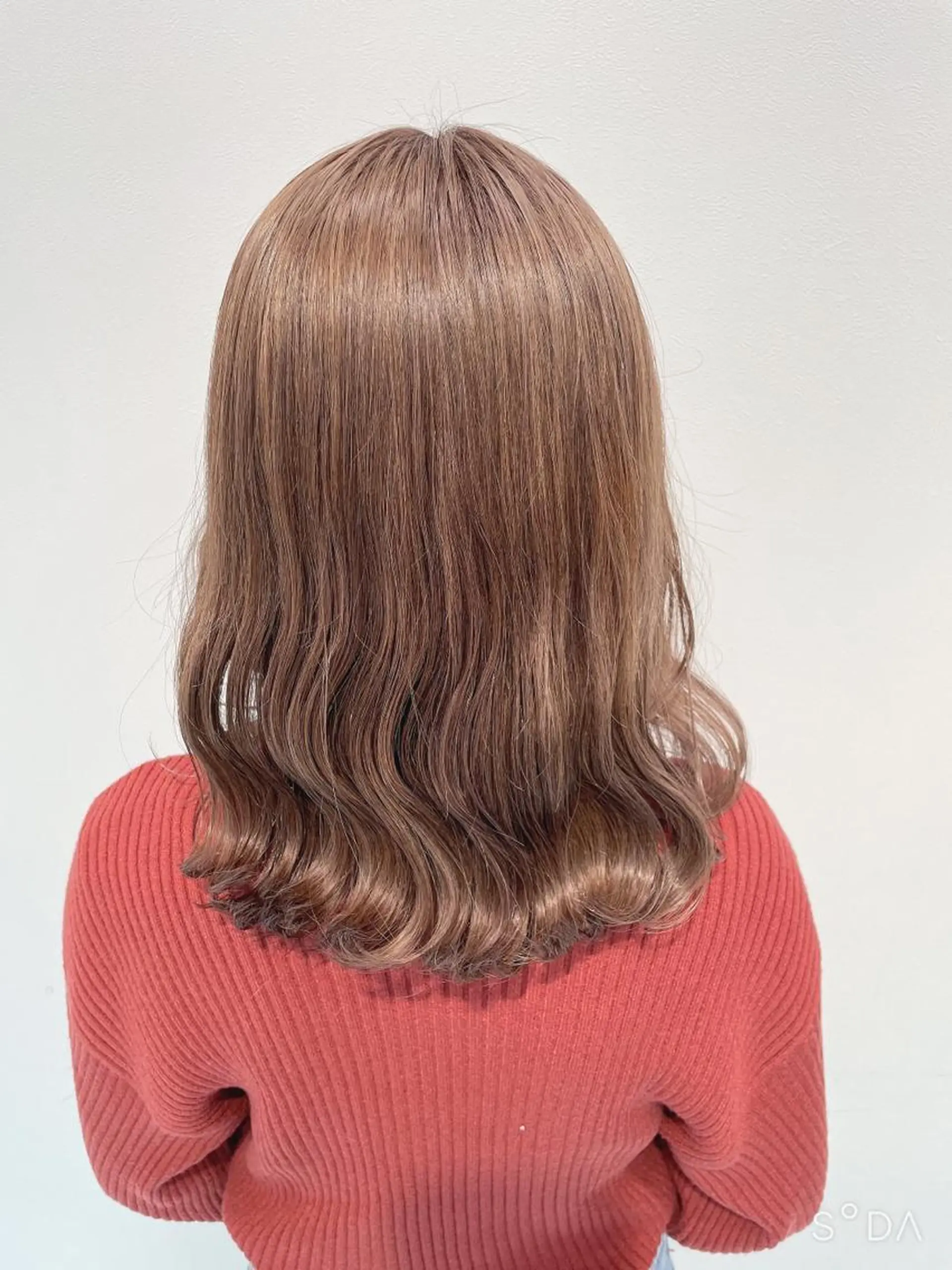 セミロング カラー ヘアアレンジ ネイル マツエク・マツパ ヘアカラー トリートメント ヘッドスパ ヘアセット ベージュグレージュ 💕しゅーじ💕のヘアスタイル