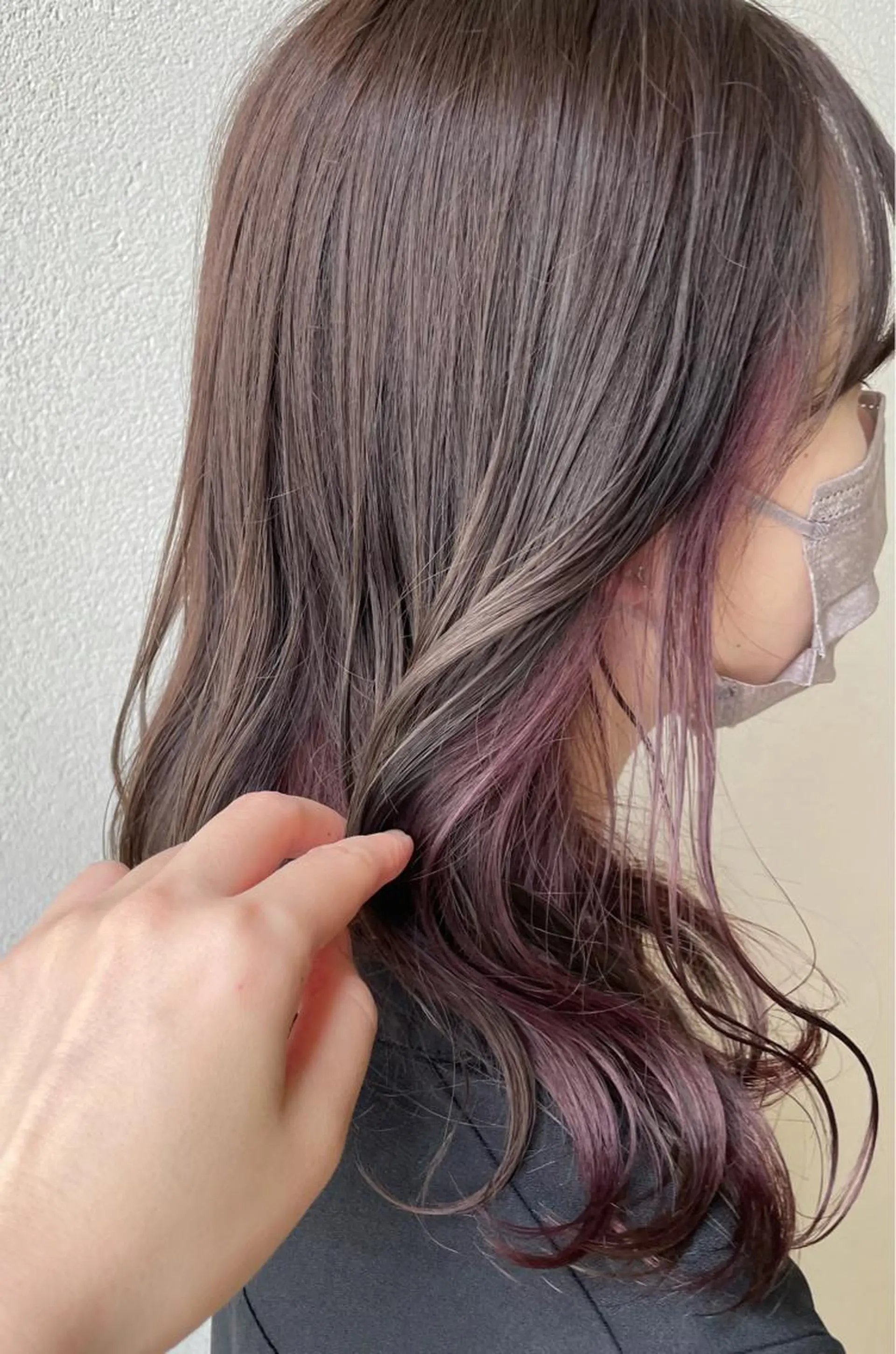 セミロング カラー アッシュ アッシュグレー インナーカラー 沢田 瞳のヘアスタイル