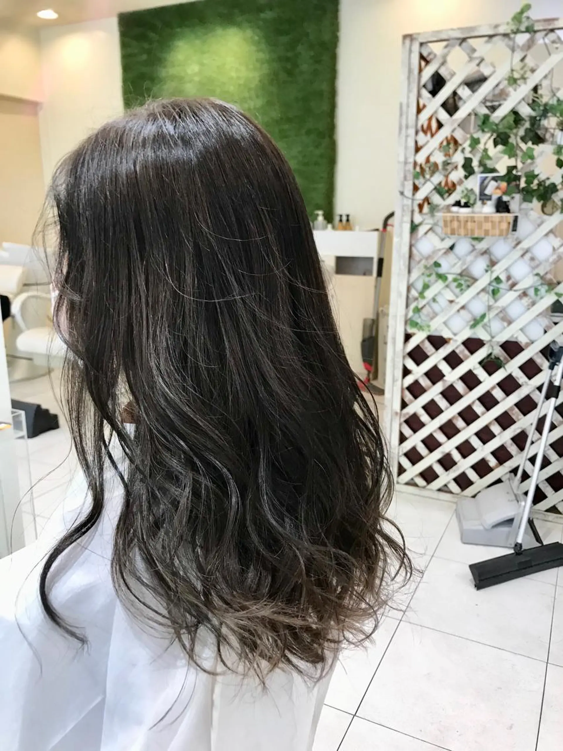 セミロング アッシュ ハイライト 前原 正弥のヘアスタイル