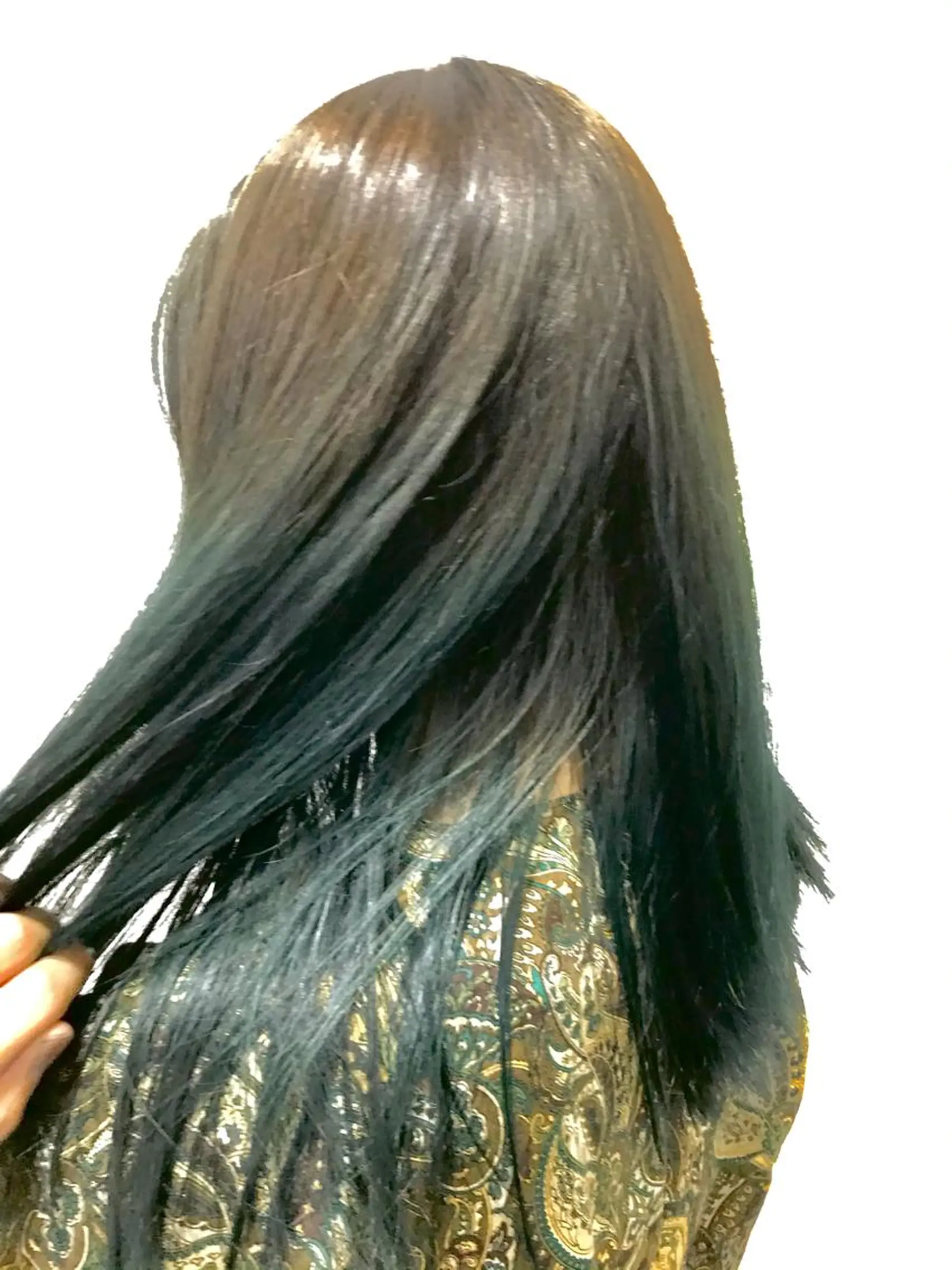 セミロング カラー バレイヤージュ レイヤーカット 十文字 玲音のヘアスタイル