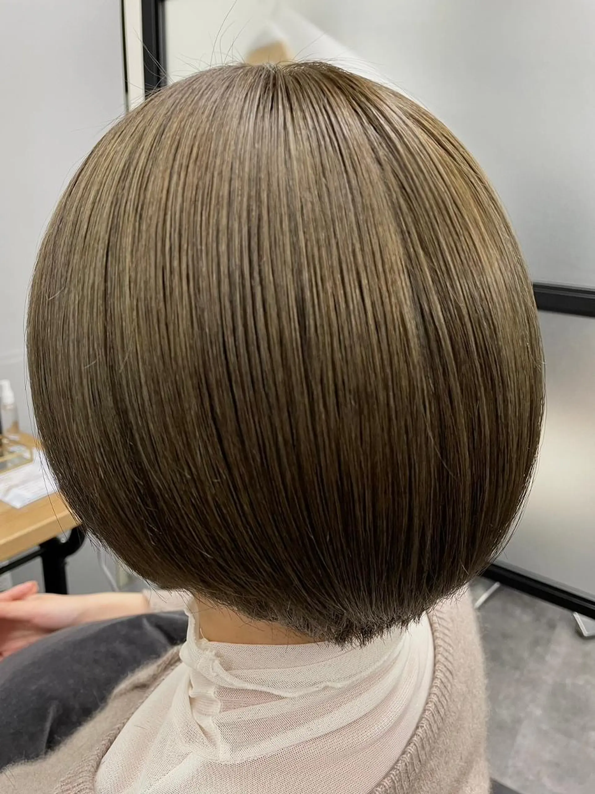 ショート カラー 丸みショート アディクシーカラー アッシュ バレイヤージュ ミストバング カット ヘアカラー N° aria 三軒茶屋のヘアスタイル