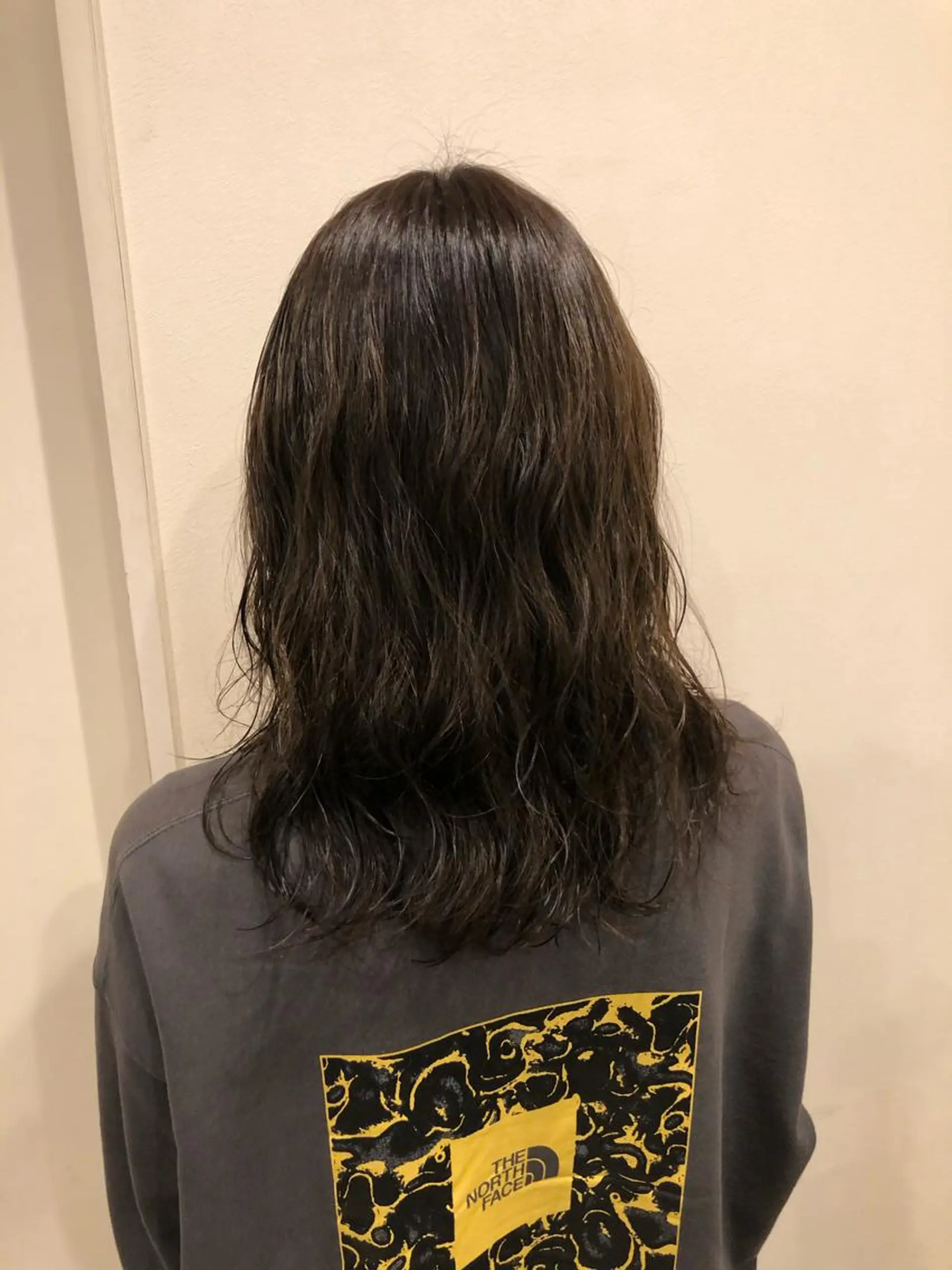 セミロング パーマ 🦩レイヤー|透明感 カラー🦩makoのヘアスタイル