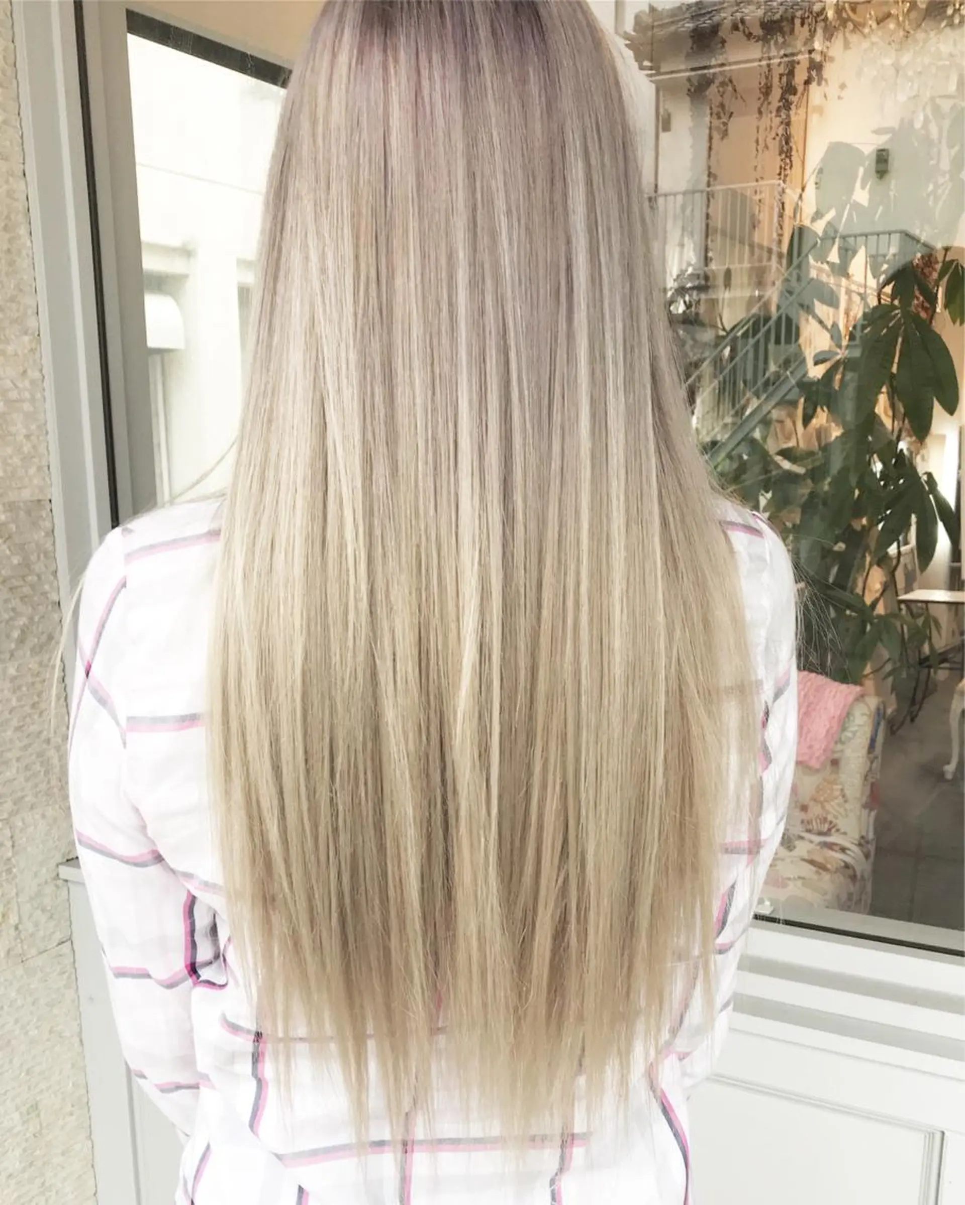 ロング カラー ヘアアレンジ 切りっぱなしボブ バレイヤージュ ブリーチ グラデーションカラー ハイライトカラー Mariana/ 鶴原-ハイライトのヘアスタイル