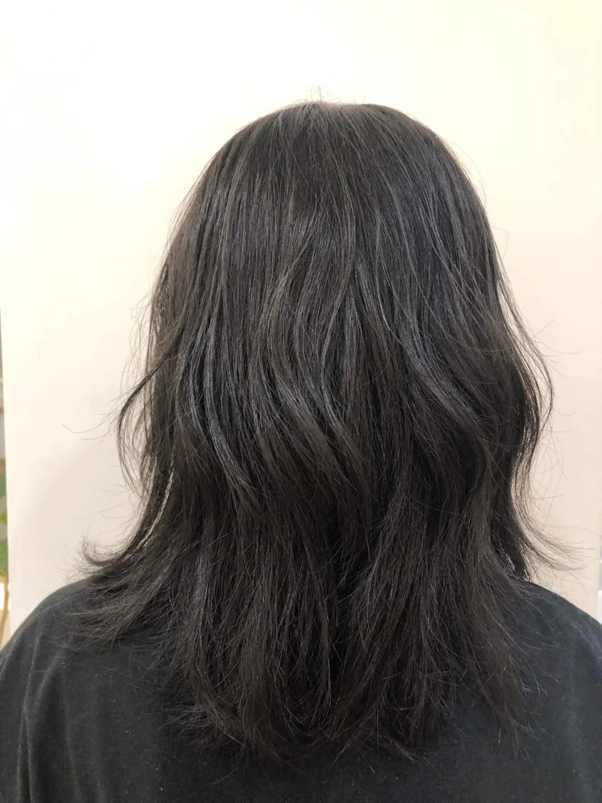 カラー 黒髪 ブルーカラー ブルーブラック Salon KOZA所属・中島 芽生のヘアスタイル
