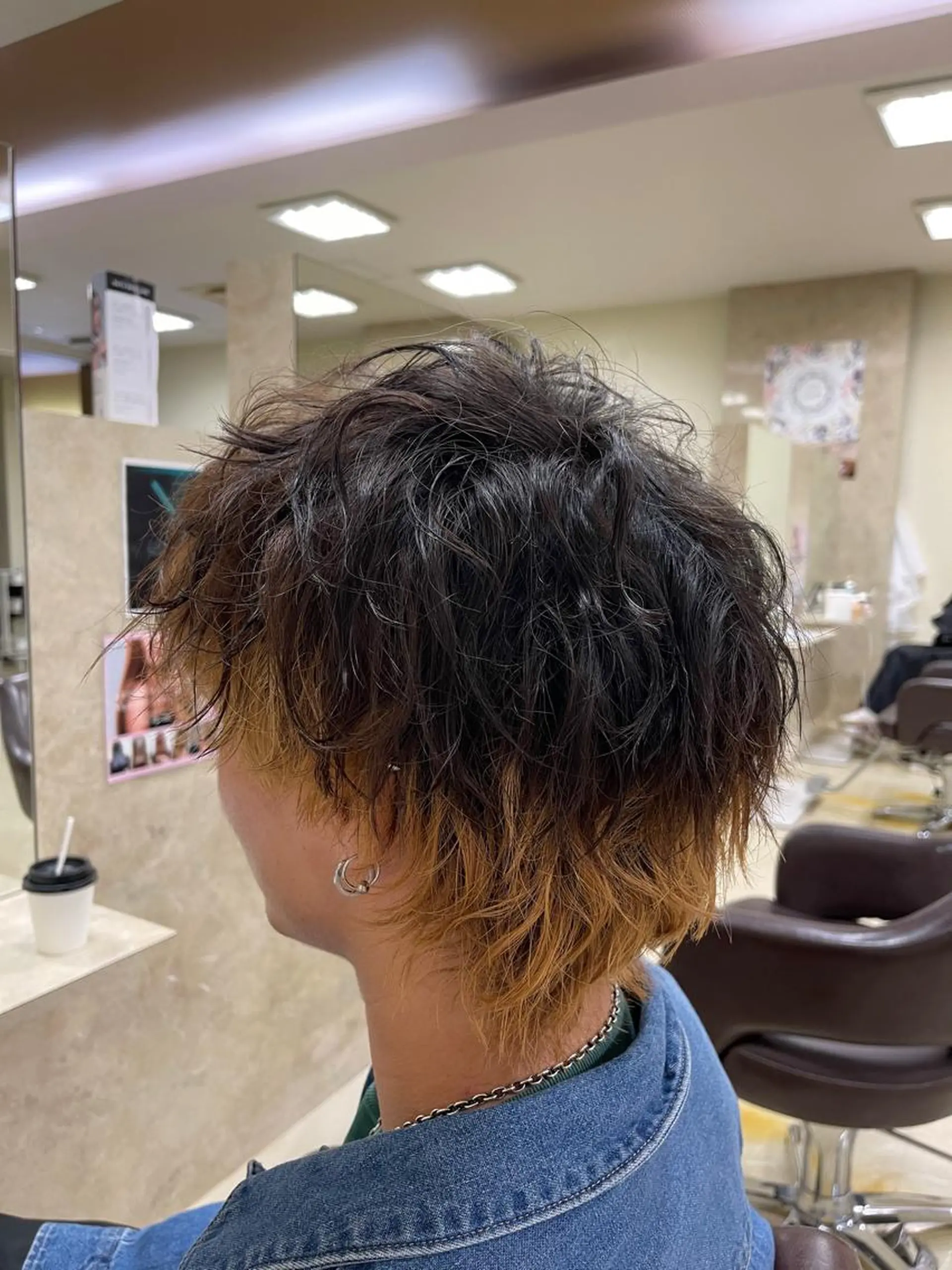 ショート メンズ メンズインナーカラー マッシュ メンズウルフカット ウルフカット CARE SHINSAIBASHI所属・はやと 【心斎橋美髪職人】のヘアスタイル