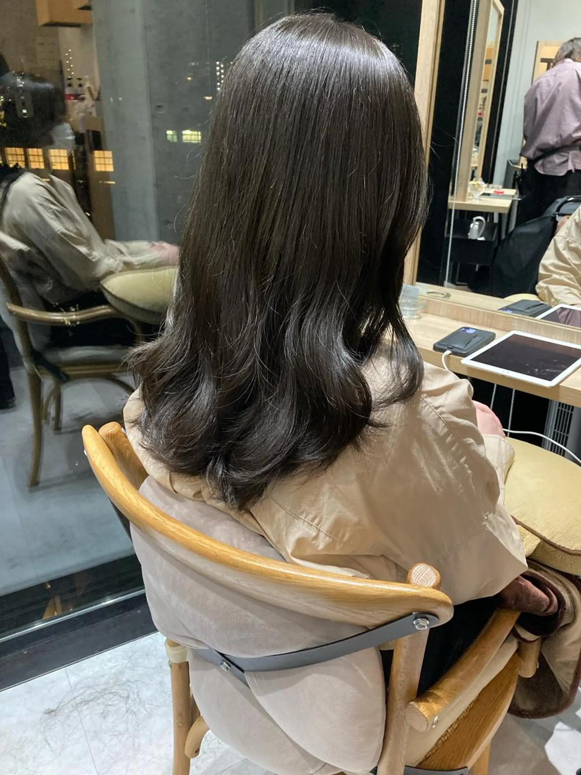 セミロング ヘアカラー トリートメント ✨色持ちの良い艶 カラー✨蟹江真世のヘアスタイル