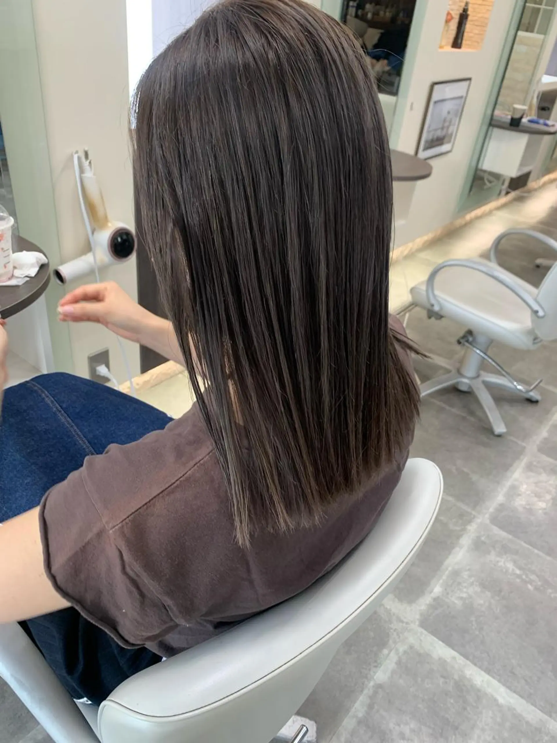 ミディアム カラー カット ヘアカラー トリートメント 平 ちひろのヘアスタイル