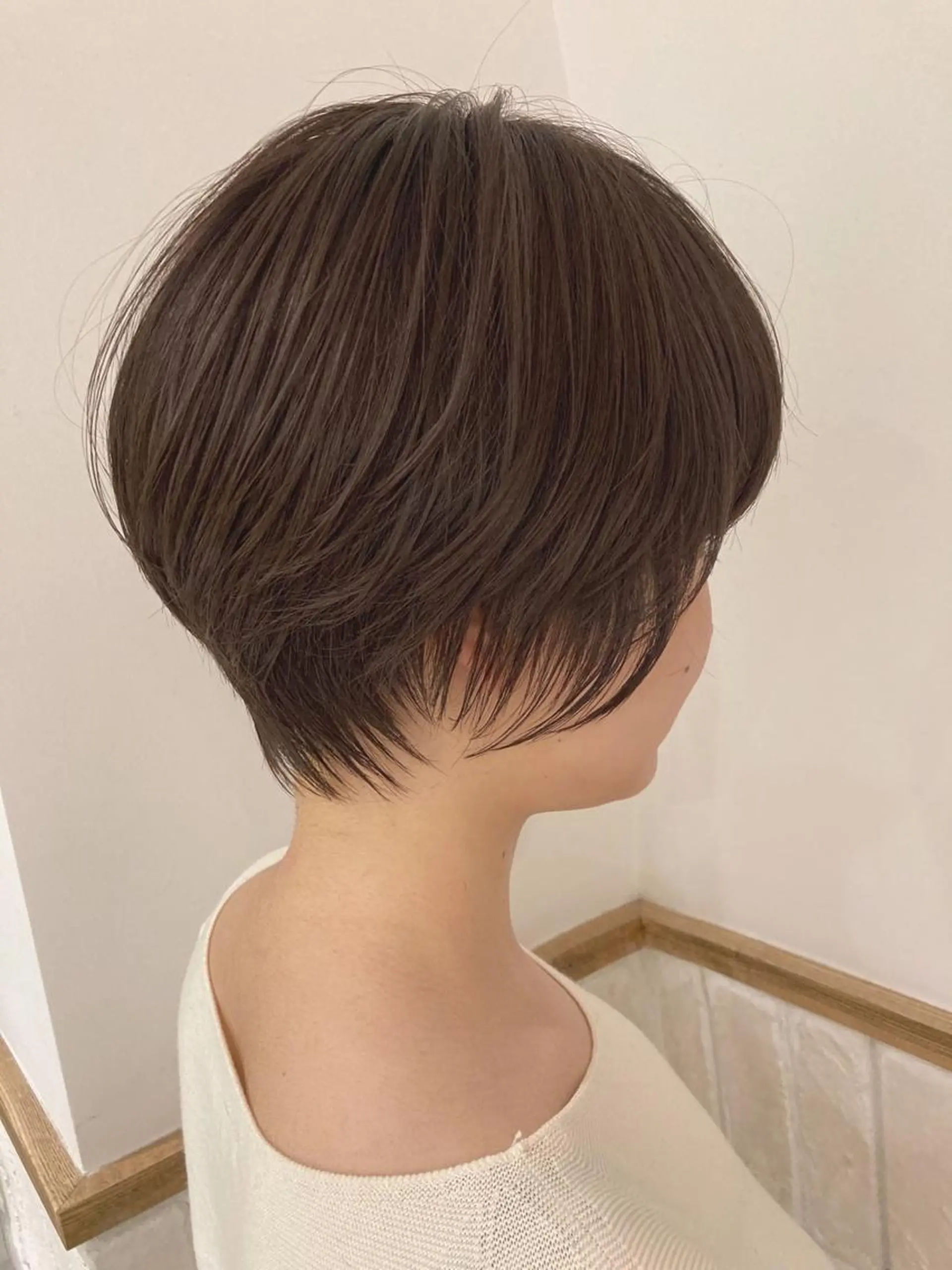 ショート 白髪ぼかしハイライト ヘアアレンジのヘアスタイル