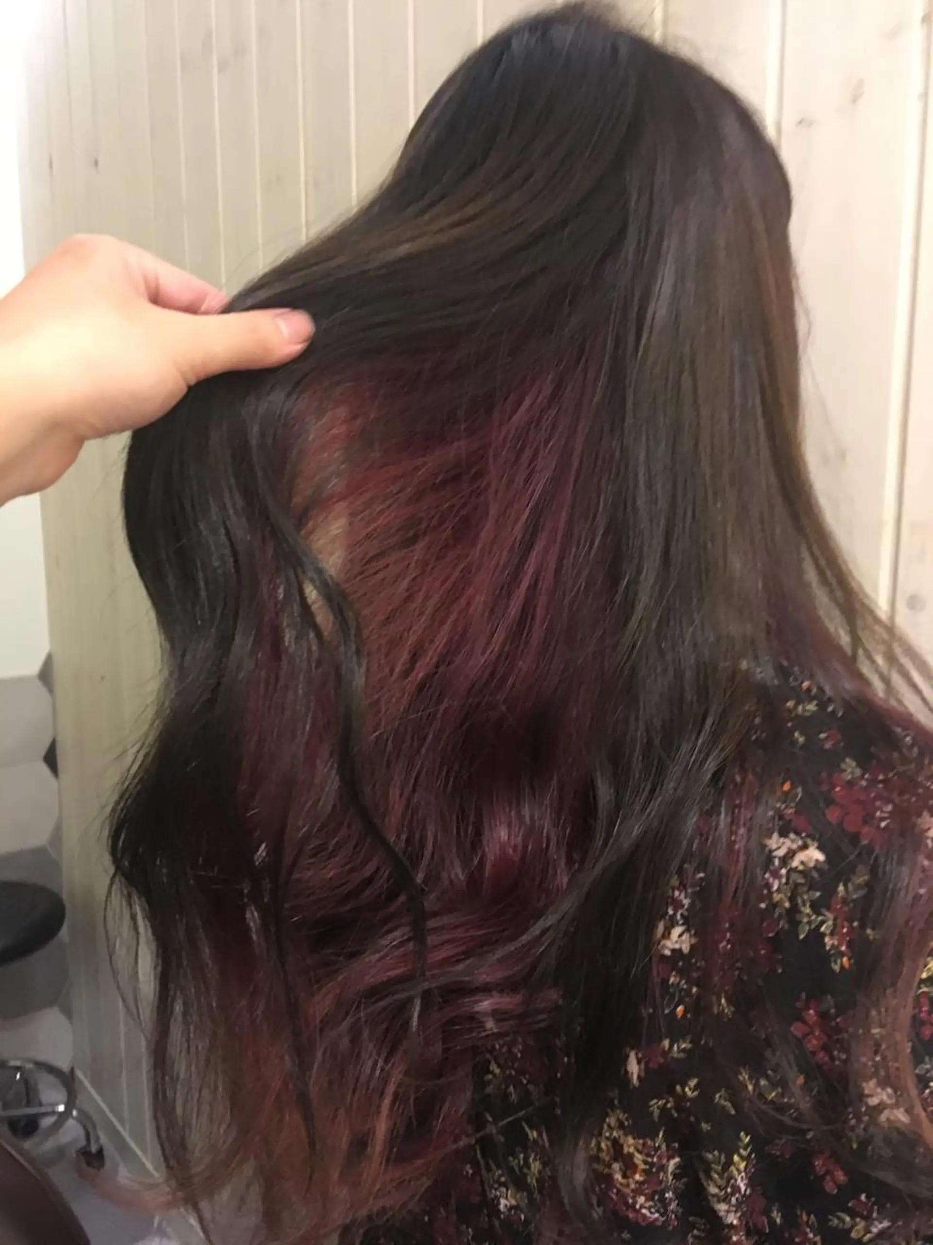 ロング カラー ブリーチ インナーカラー ピンクカラー ピンクパープル パープルカラー garlandeyelash所属・新中 茉莉香の眉毛・アイブロウイメージ