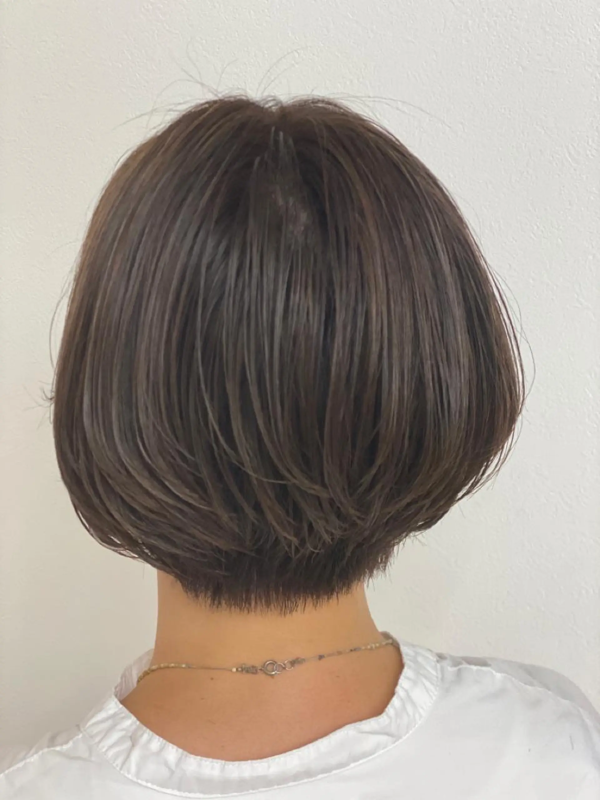 ショート ヘアカラー ✨オール年代🆗 🤍内田亜由子のヘアスタイル
