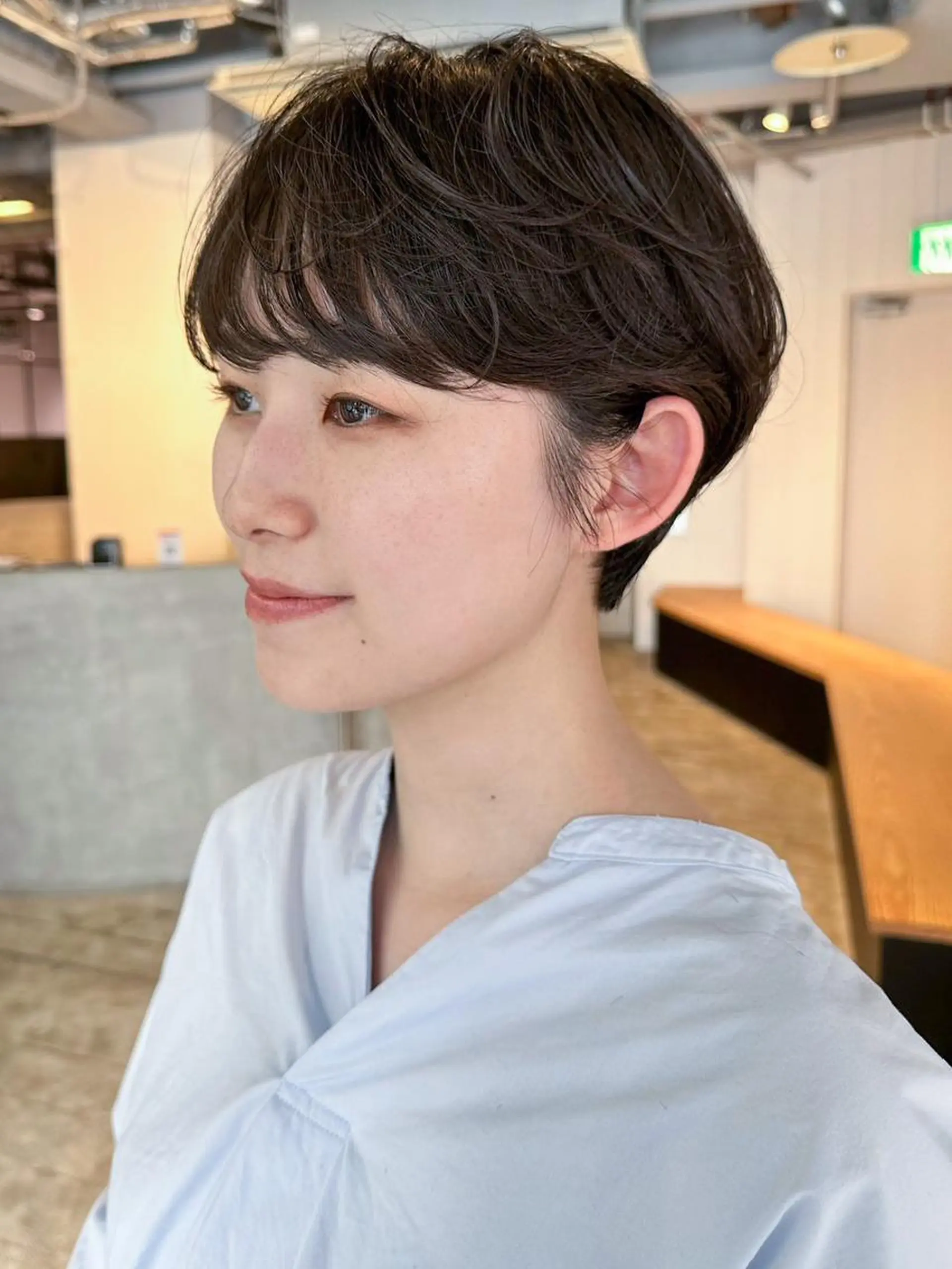 ショート カラー パーマ ヘアアレンジ ブラウンカラー ダークブラウン ショートヘア カット ヘアカラー トリートメント ITbyALBUM 八王子店のヘアスタイル