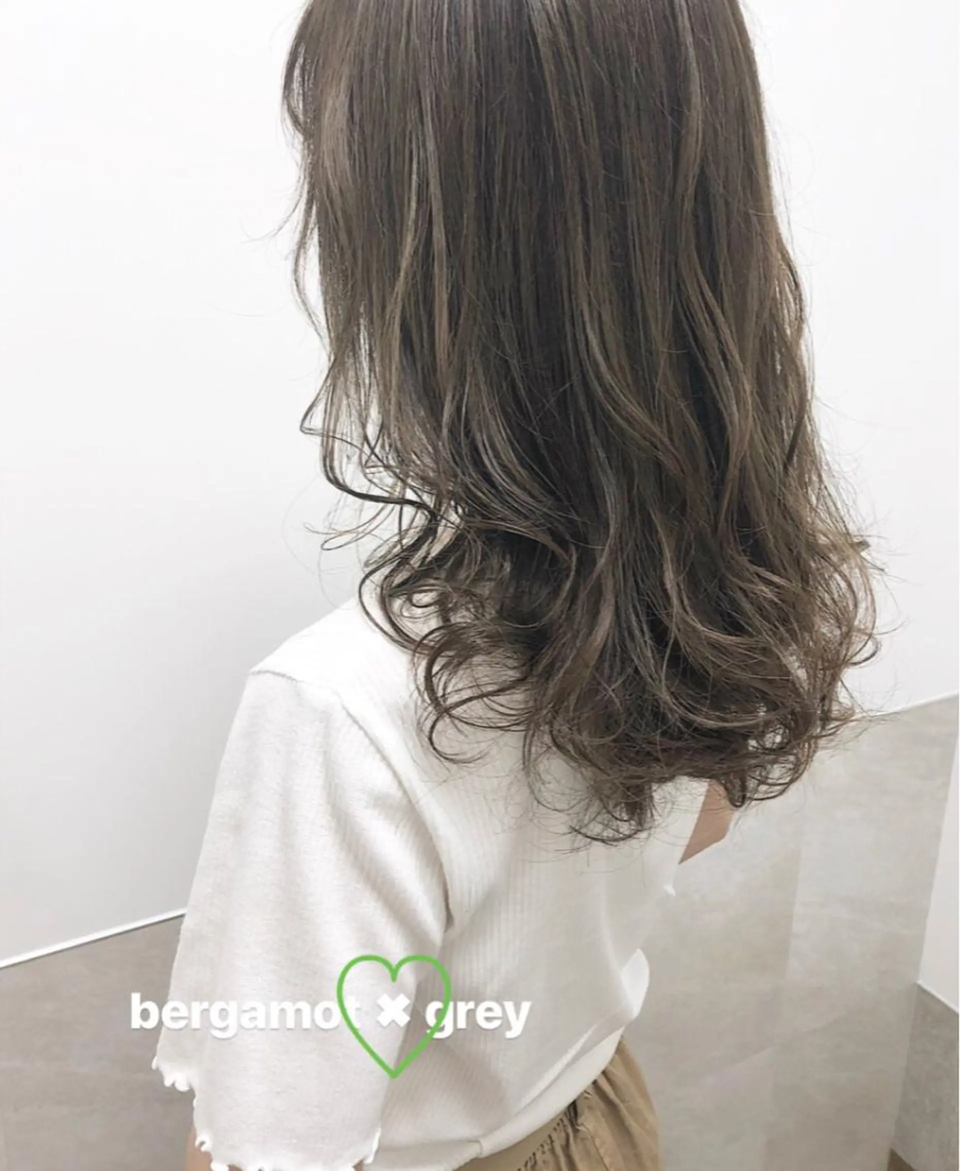 セミロング カラー 透明感カラー autre所属・大久保 ひでなりのヘアスタイル