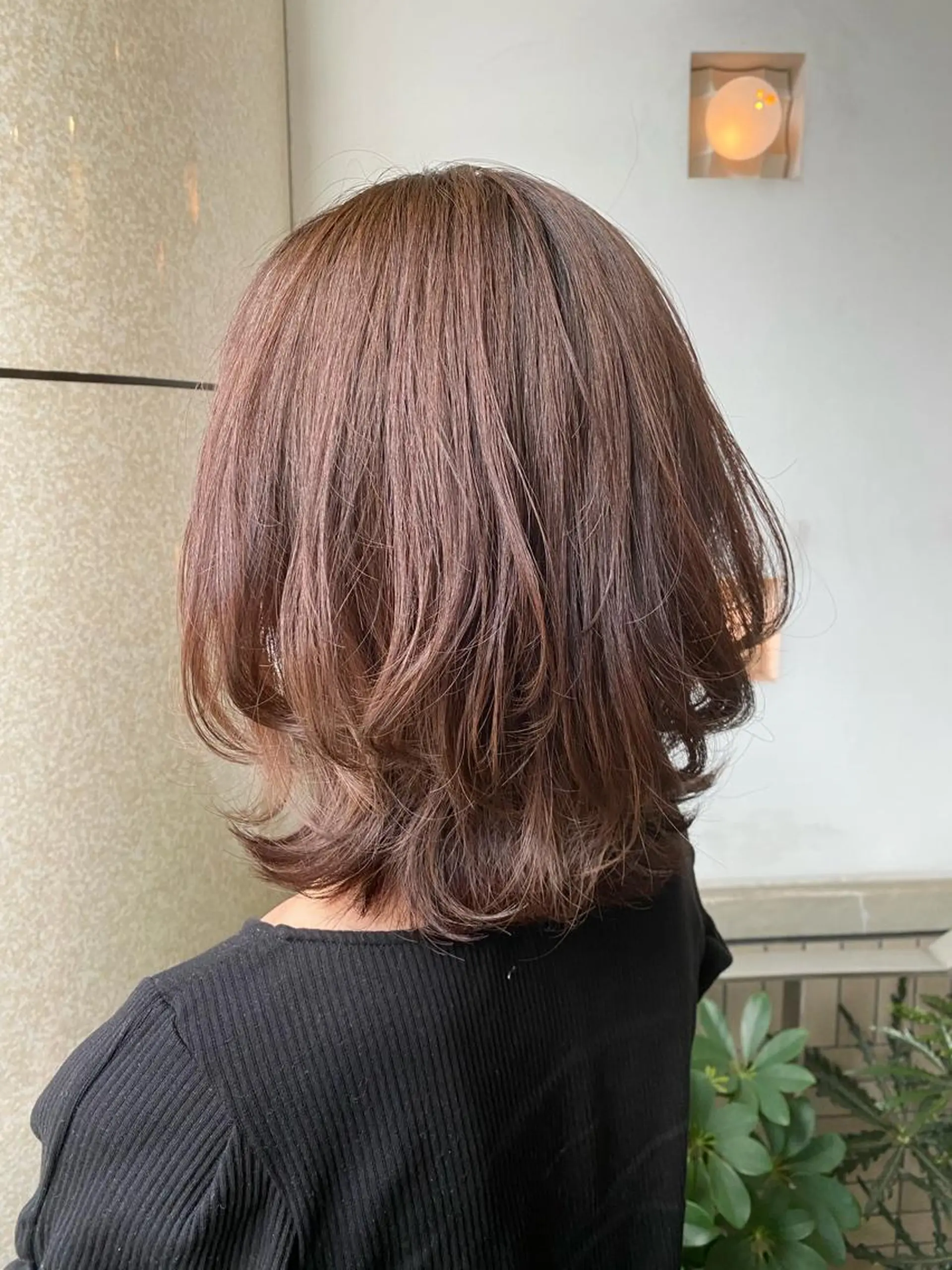 ミディアム カラー ベージュカラー ミルクティーベージュ 髪質改善 外ハネヘア 統括マネージャー/ 髪のドクター/前原悟のヘアスタイル