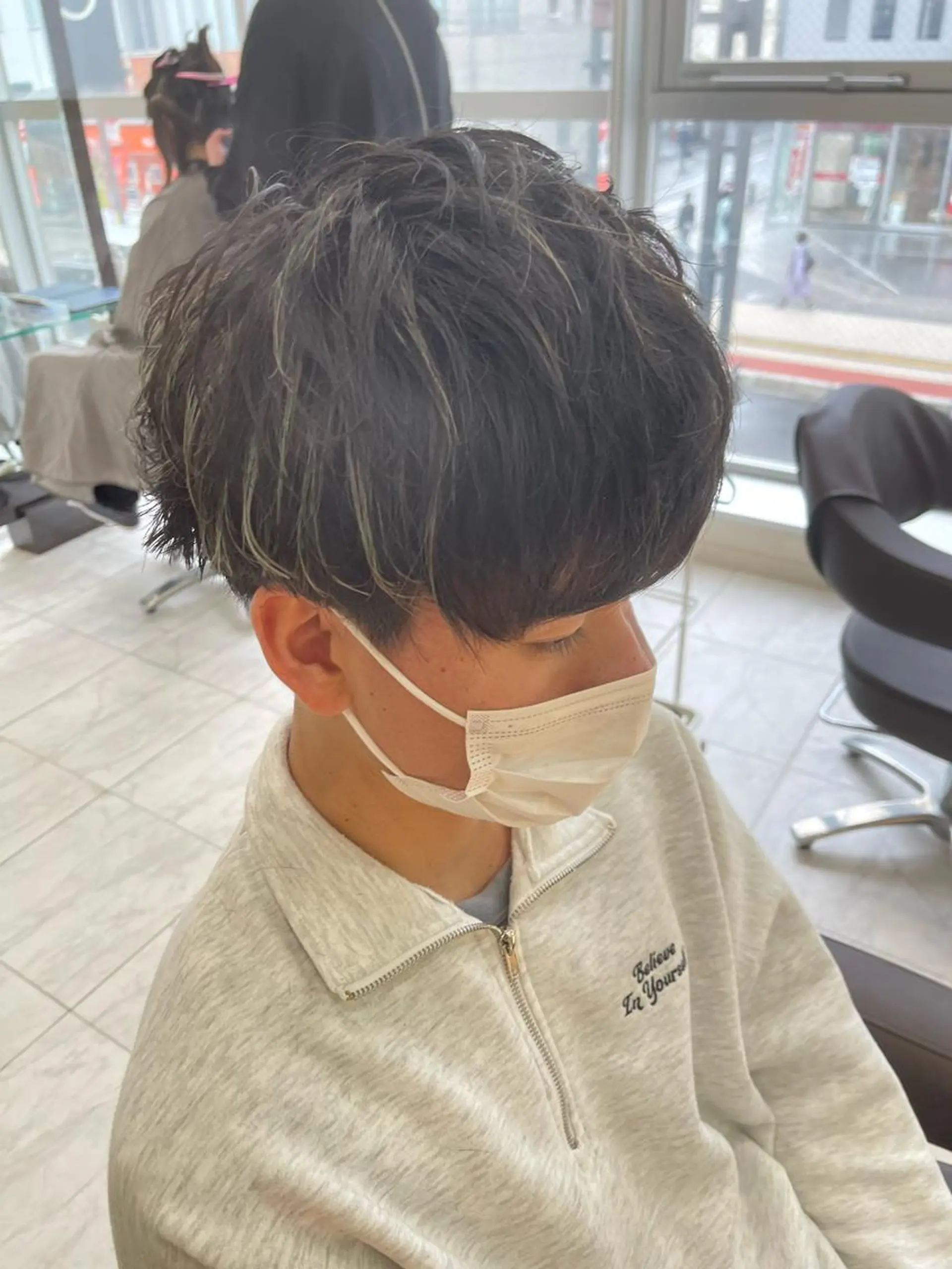 ショート カラー メンズ メンズハイライト ハイライトカラー シルバー ハイライト カット ヘアカラー トリートメント ❄️メンズカット 落合諒❄️のヘアスタイル